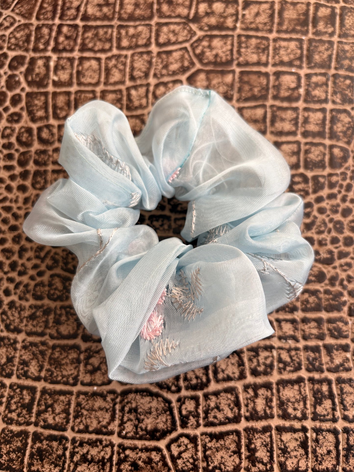 BLUE FLORAL SCRUNCHIE