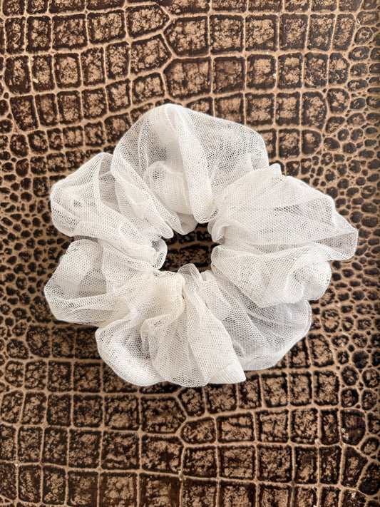 MESH SCRUNCHIE