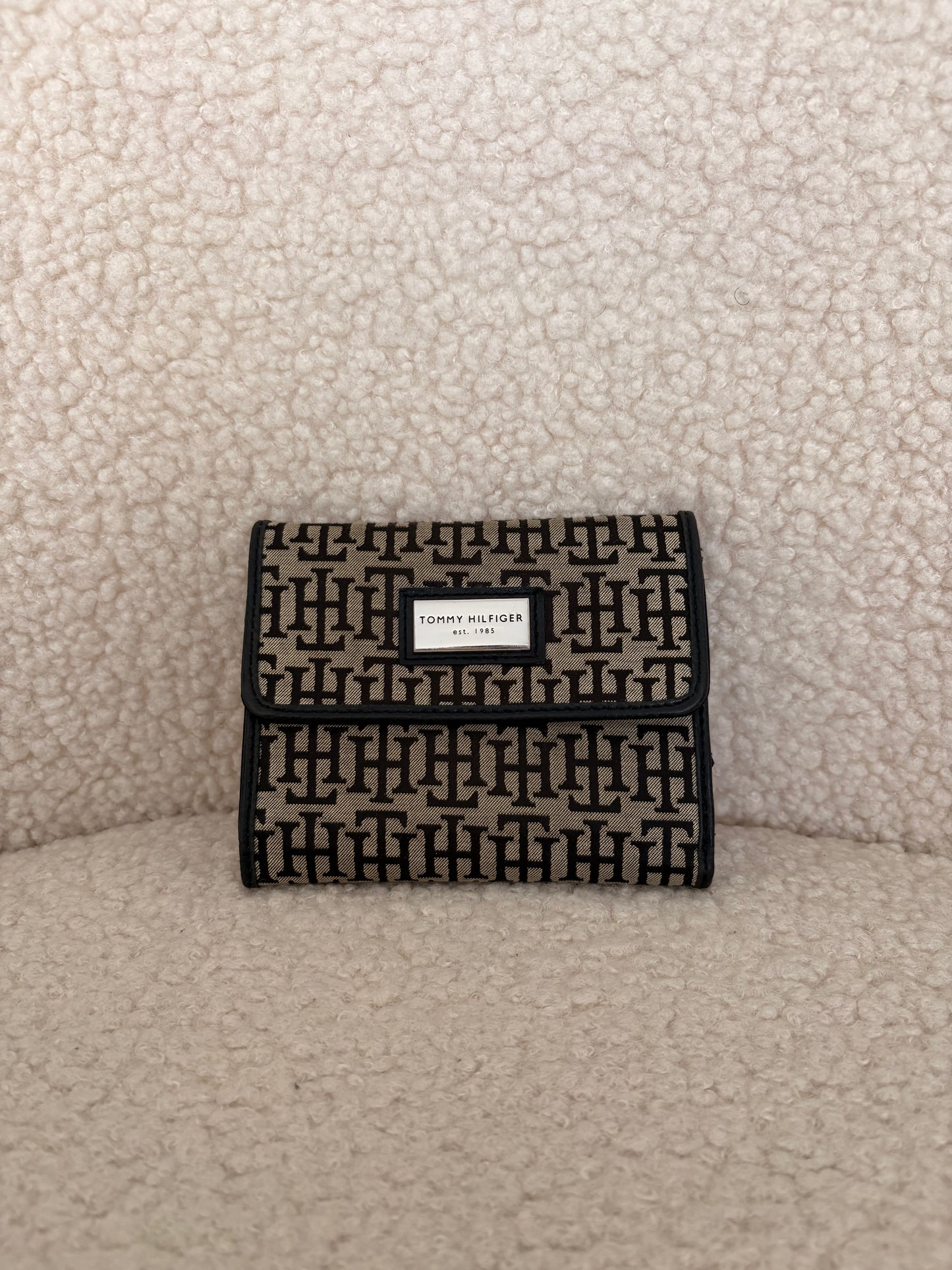 VINTAGE TOMMY HILFIGER WALLET