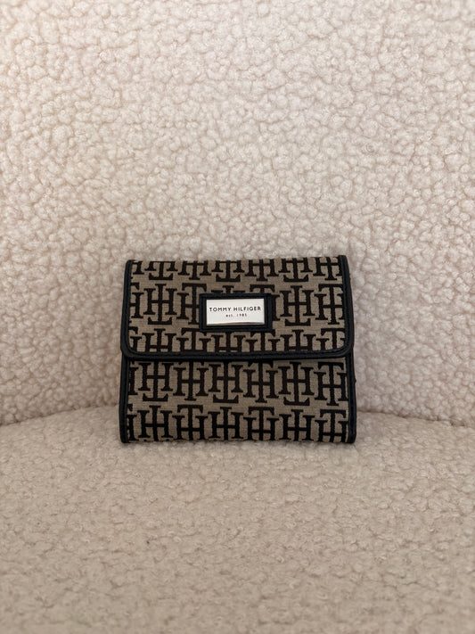 VINTAGE TOMMY HILFIGER WALLET