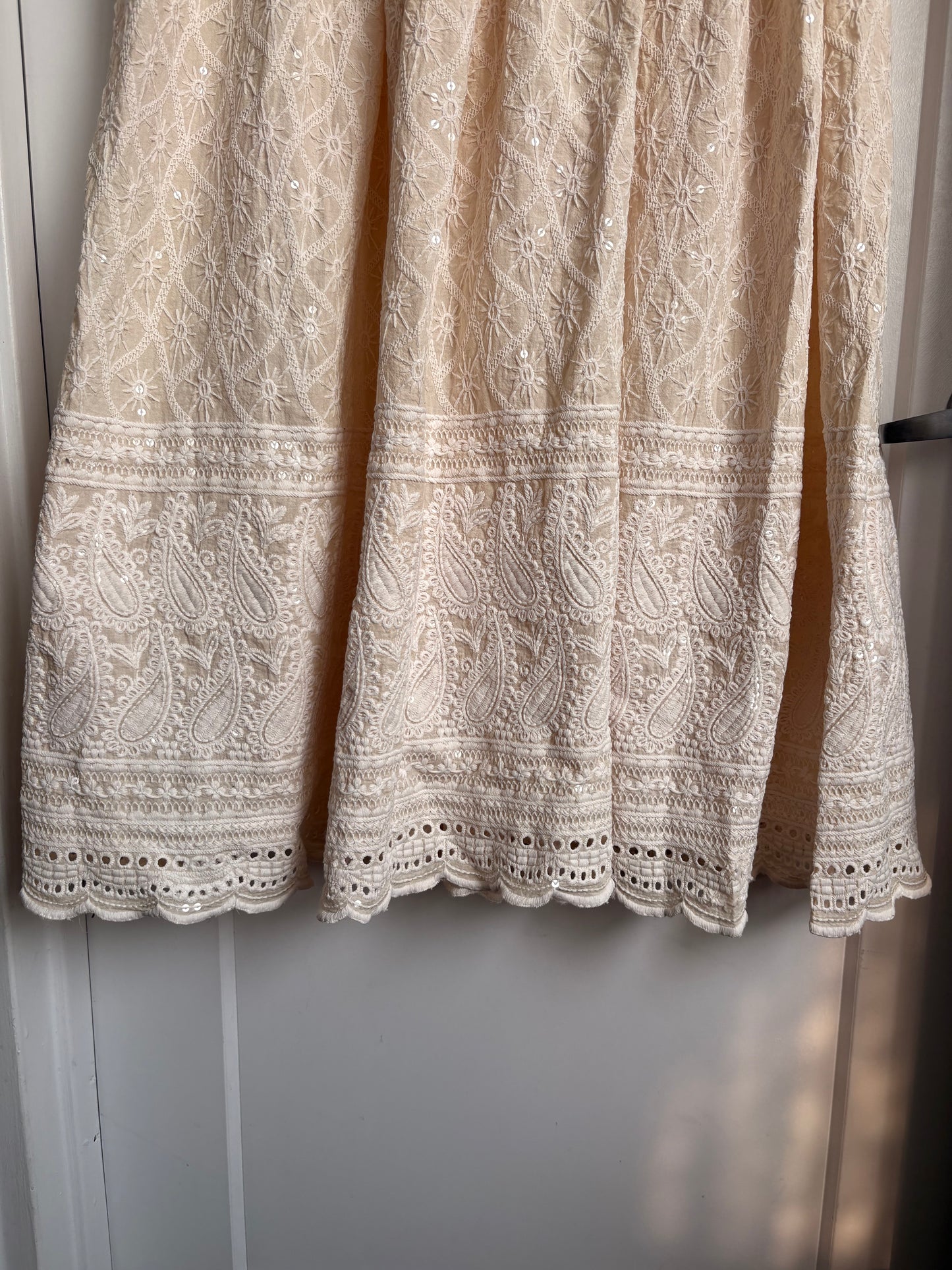 CREAM EMBROIDERED DRESS - M