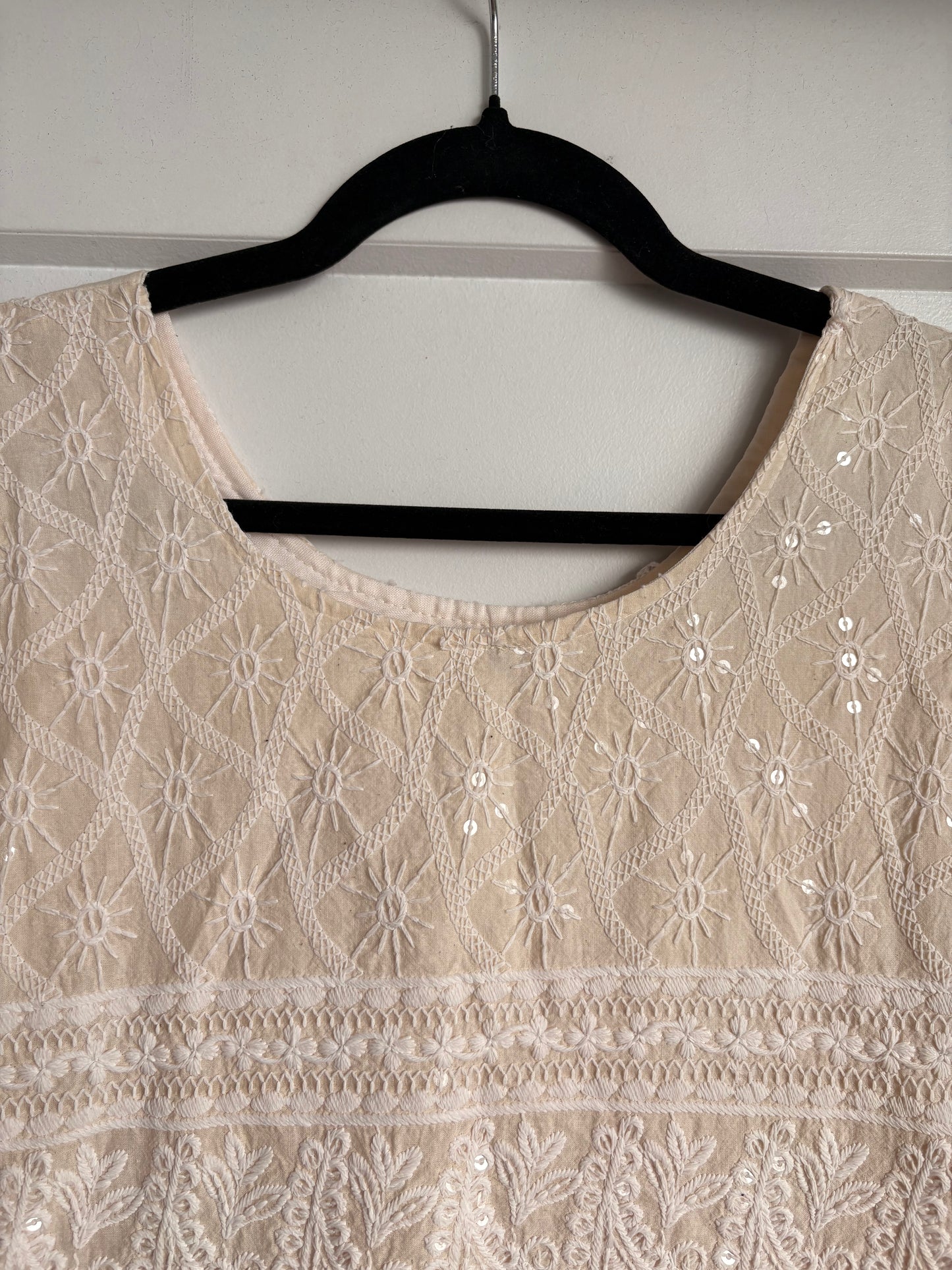 CREAM EMBROIDERED DRESS - M