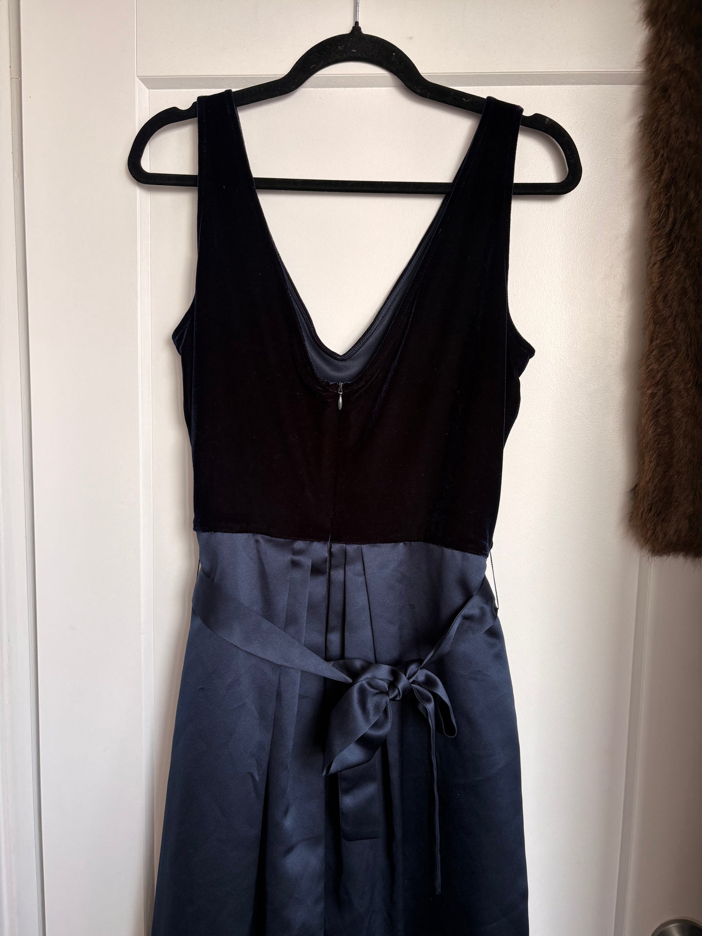 VINTAGE VELVET DRESS - 16