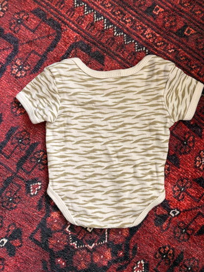 ANIMAL PRINT BABY ONSIE - 0/3M