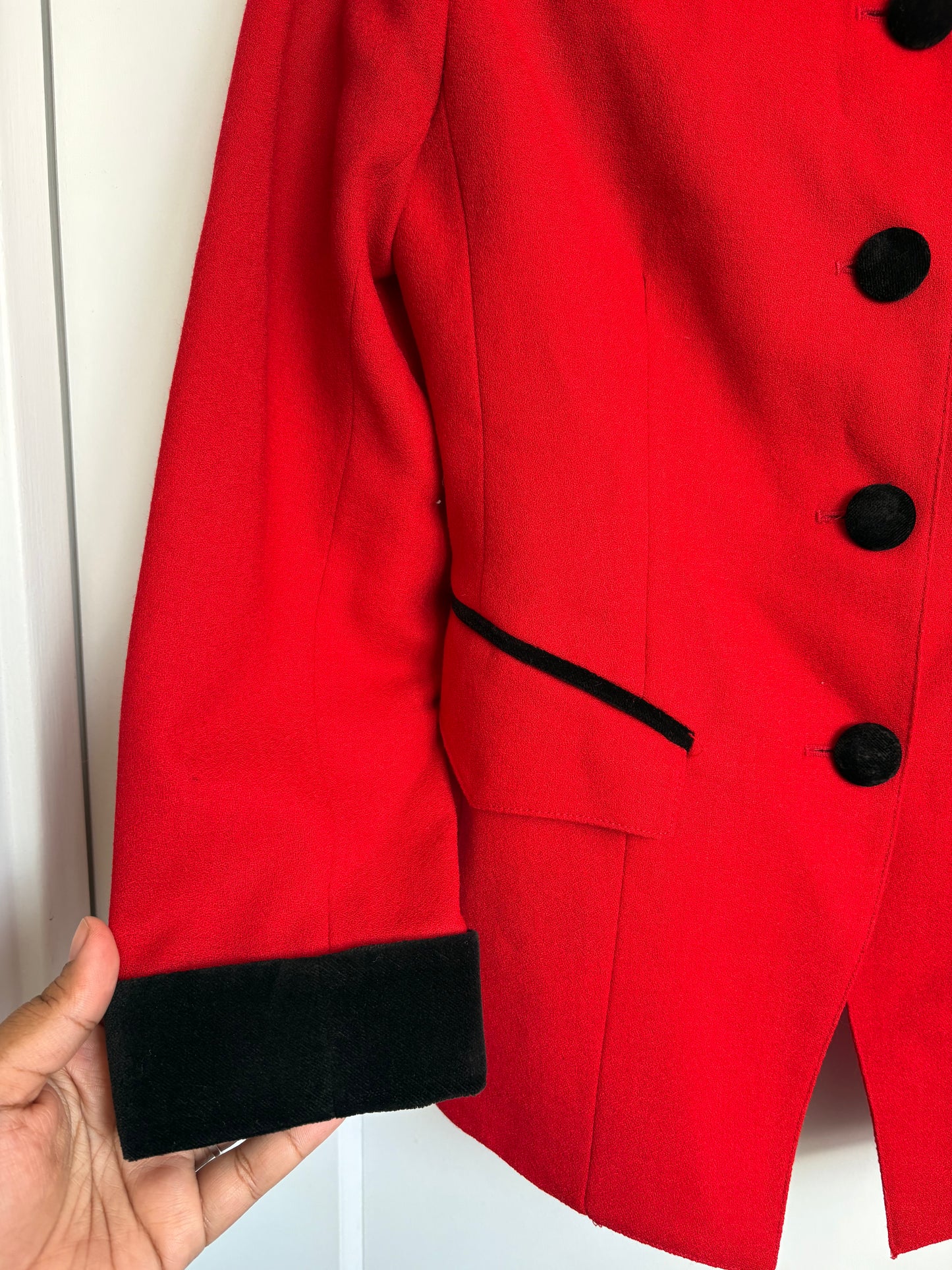 VINTAGE 100% WOOL RED BLAZER WITH VELVET DETAILS - S