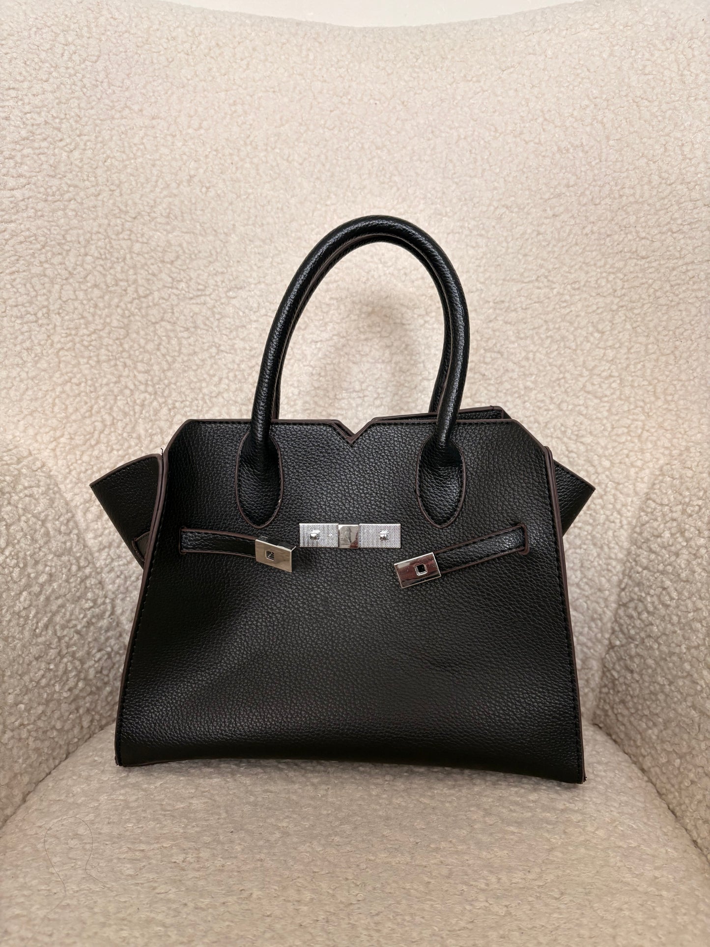 BLACK LEATHER HANDBAG