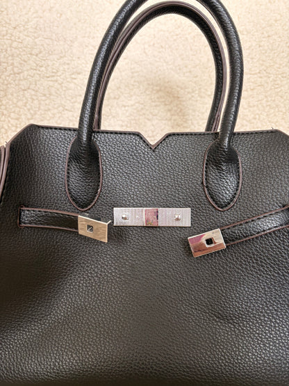BLACK LEATHER HANDBAG