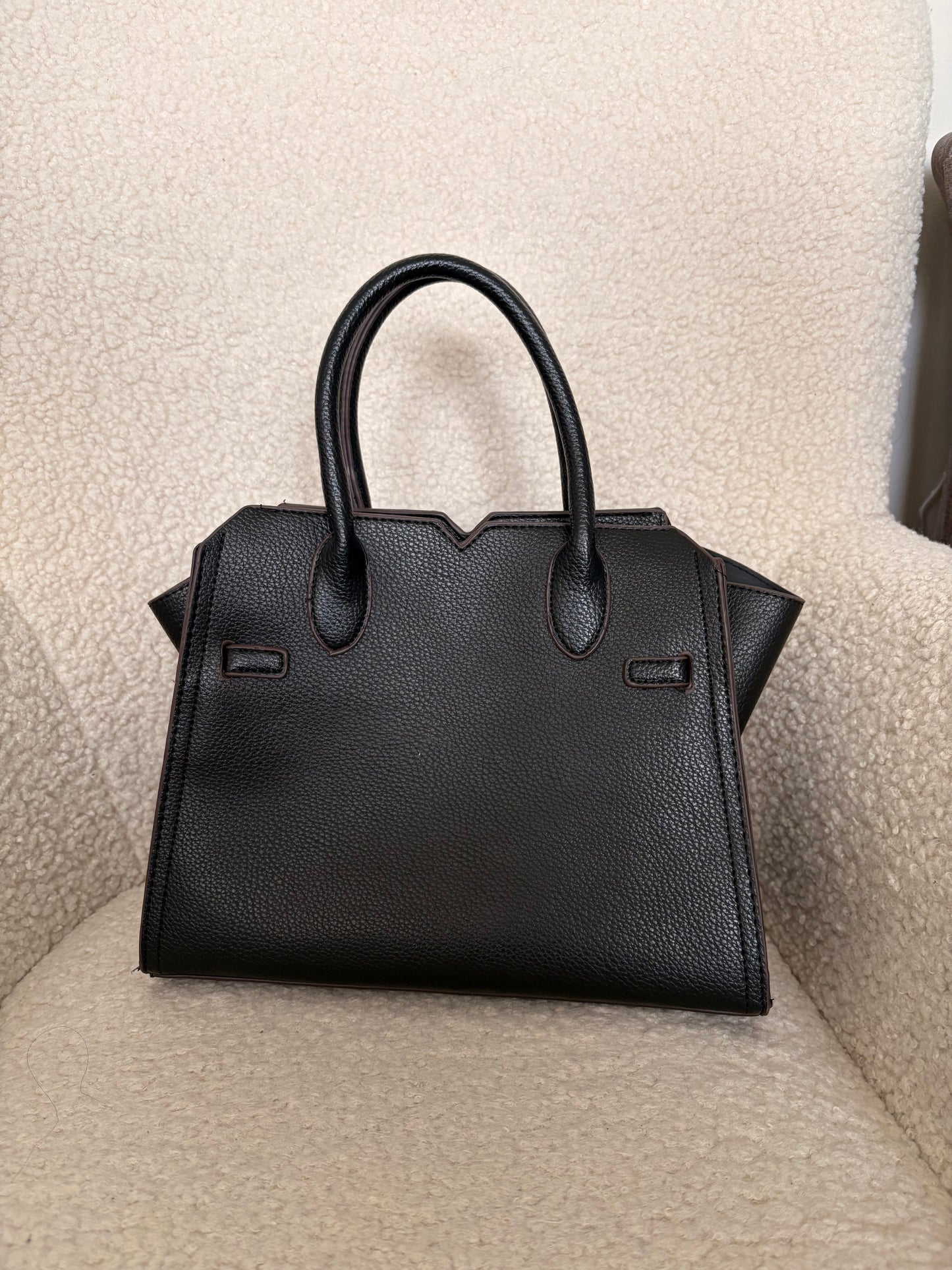 BLACK LEATHER HANDBAG