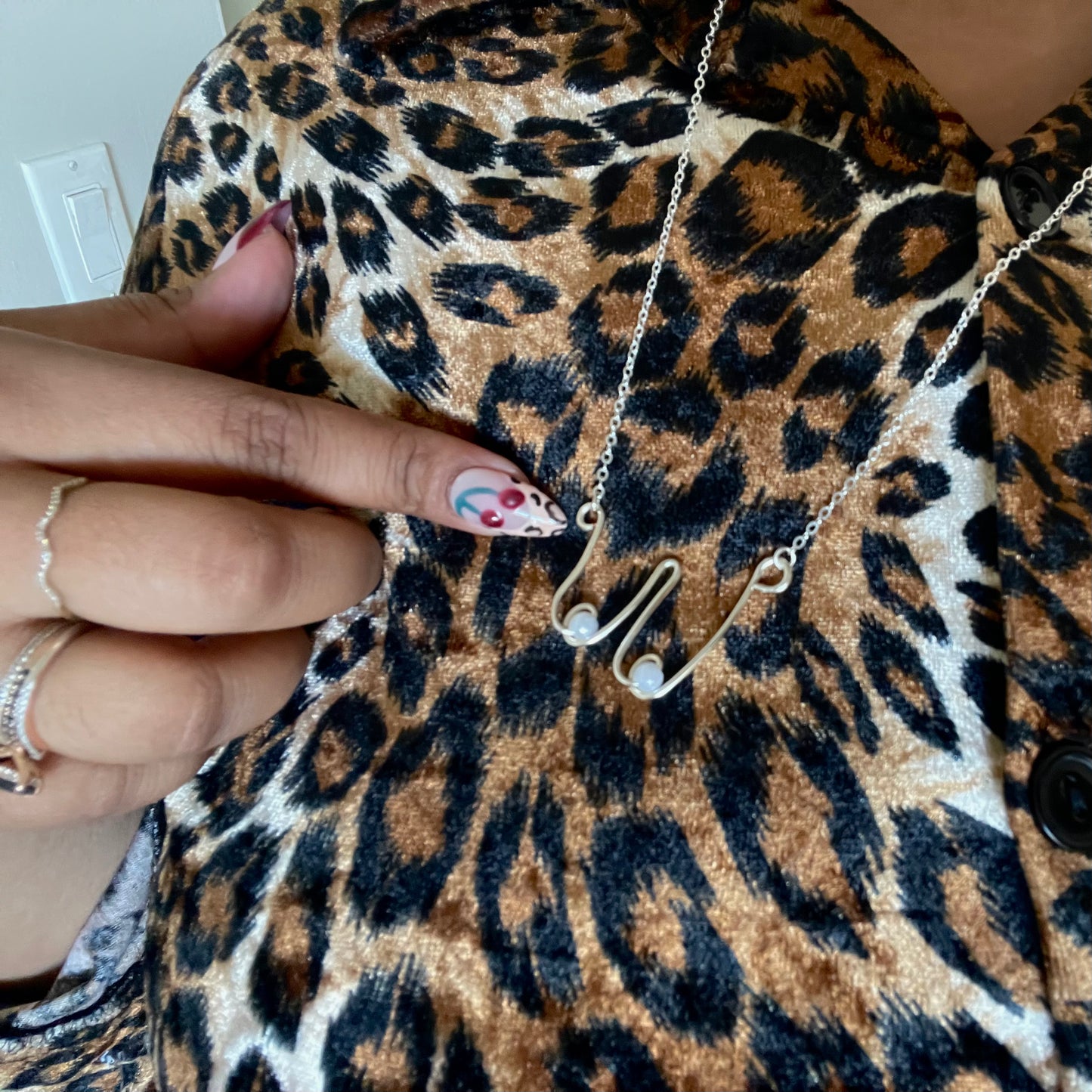 B00BIES NECKLACE