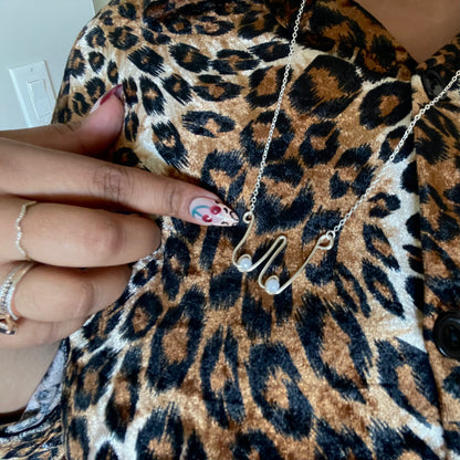 B00BIES NECKLACE