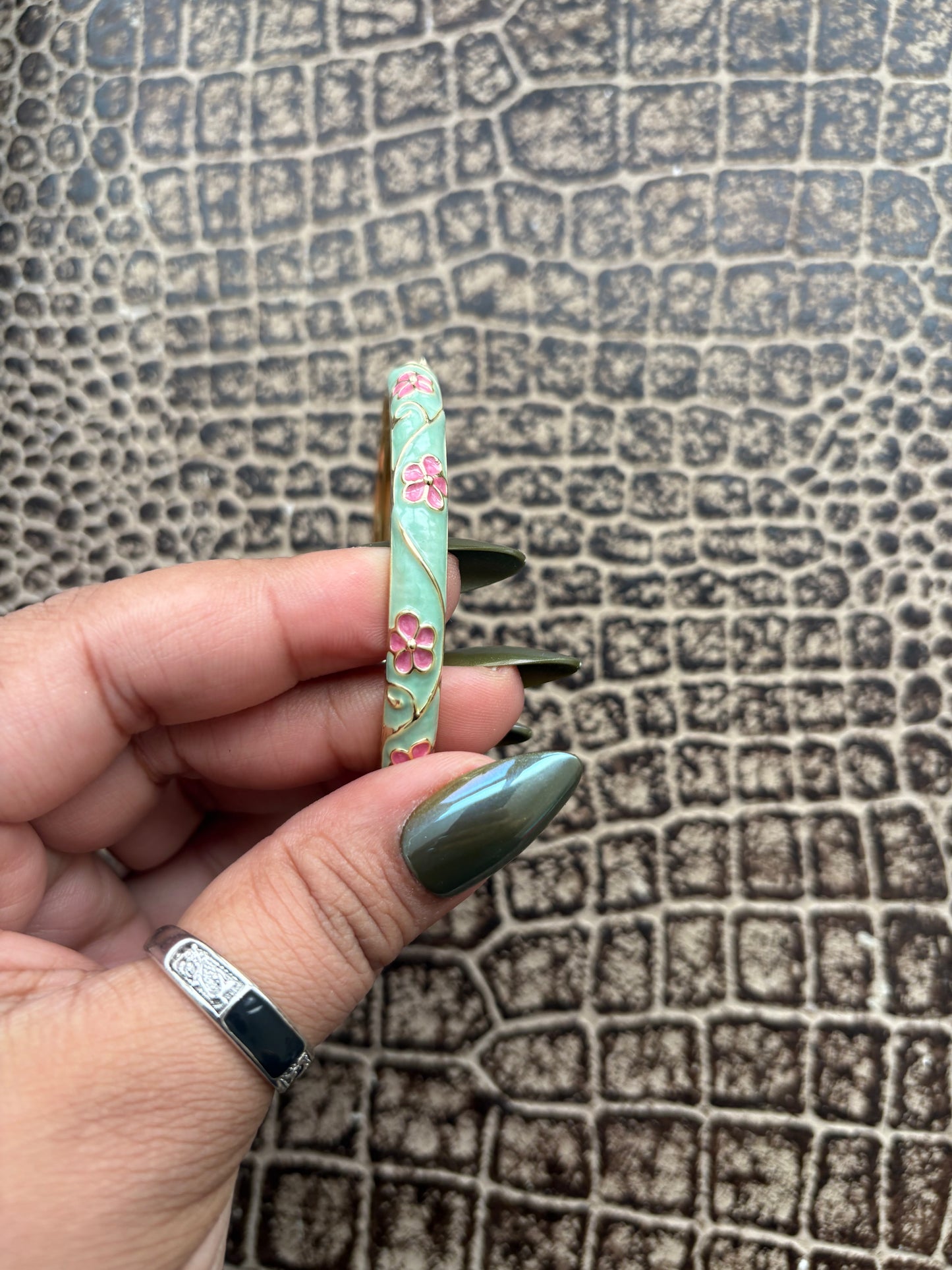 MINT GREEN FLORAL BANGLE
