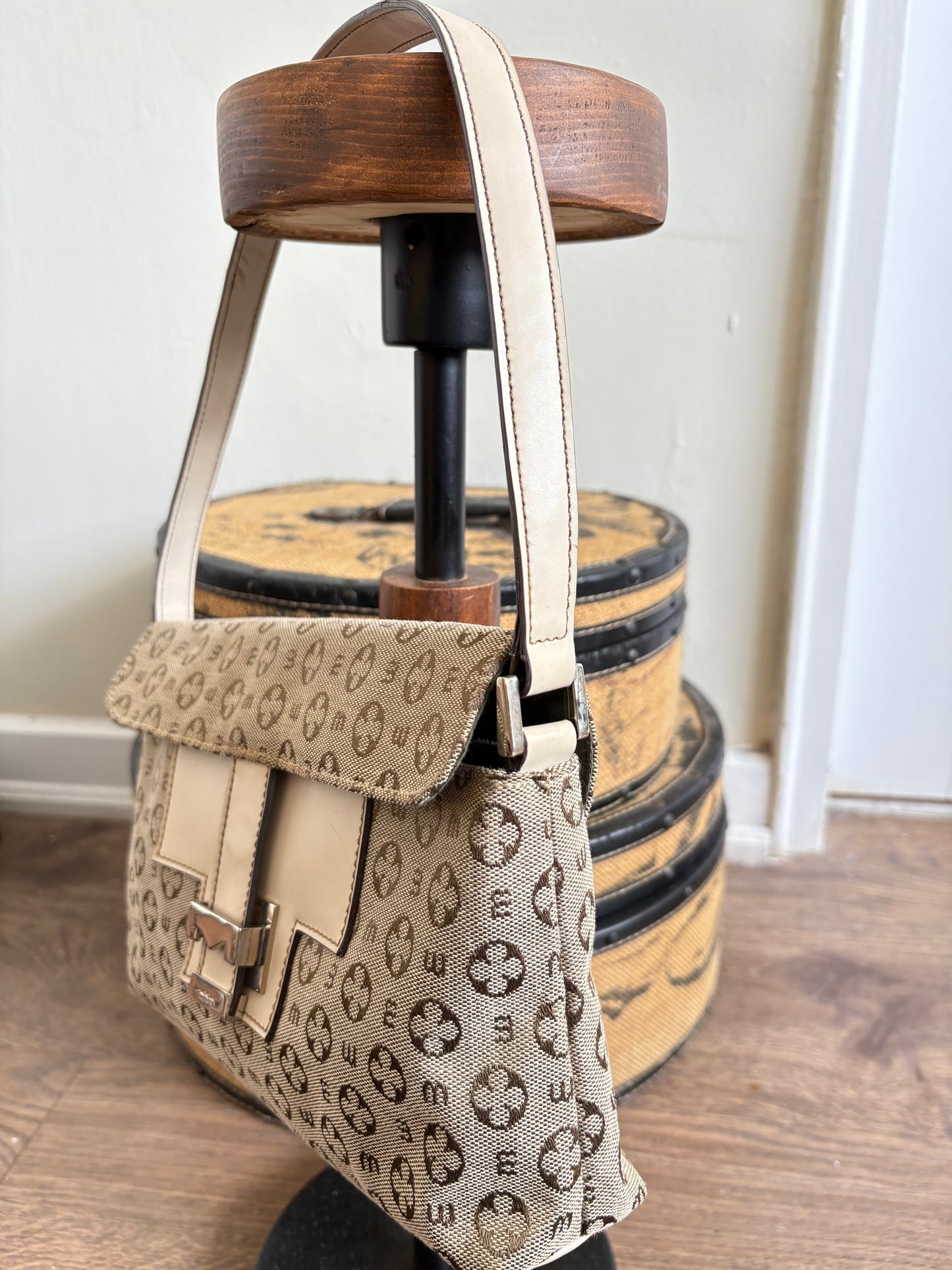 MONDANI SHOULDER BAG
