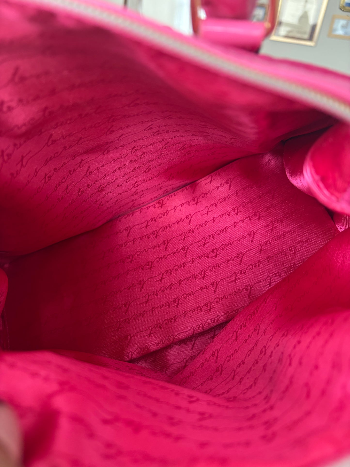 PINK VICTORIAS SECRET SATCHEL