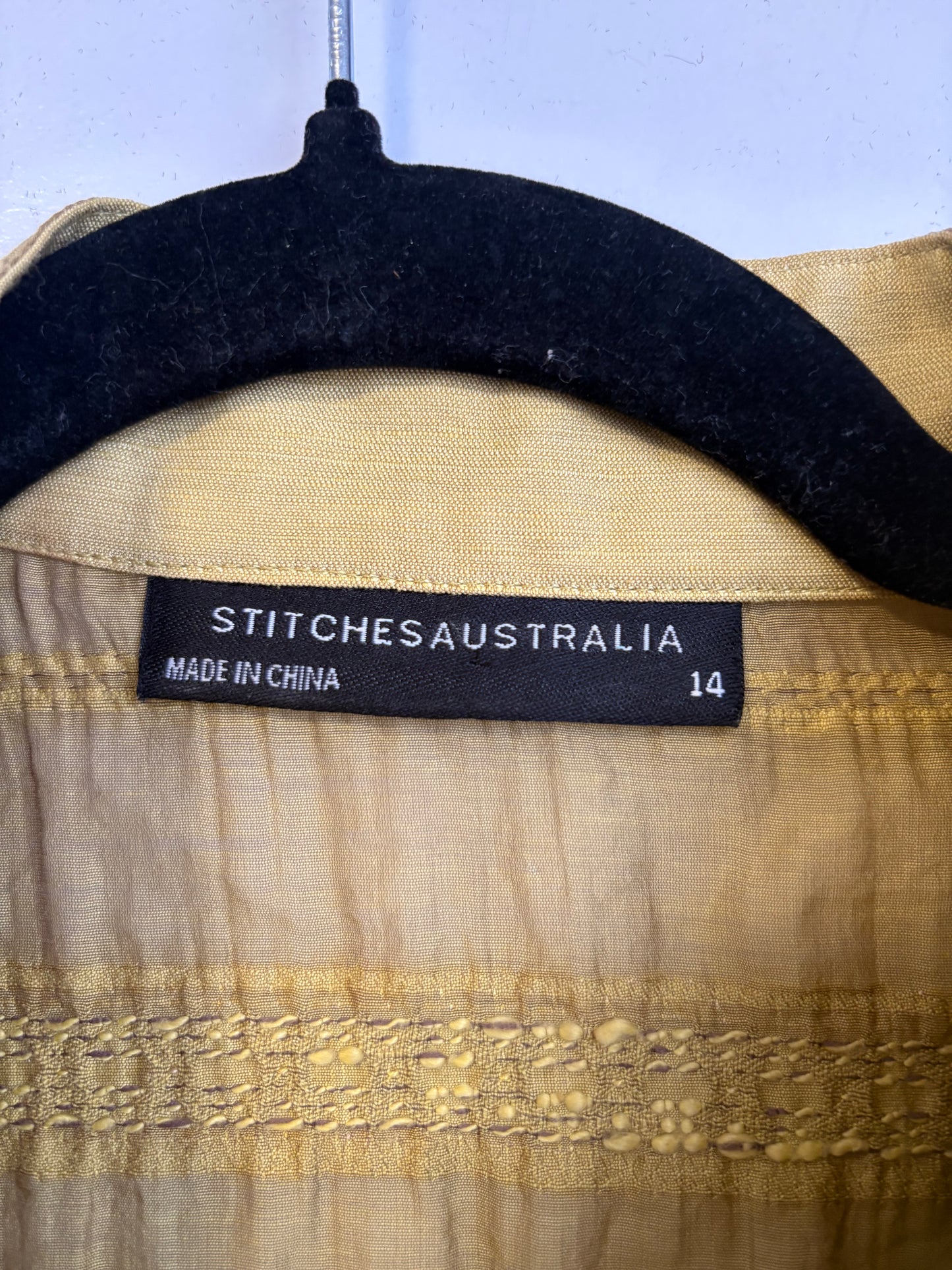 STITCHES AUSTRALIA BUTTON UP