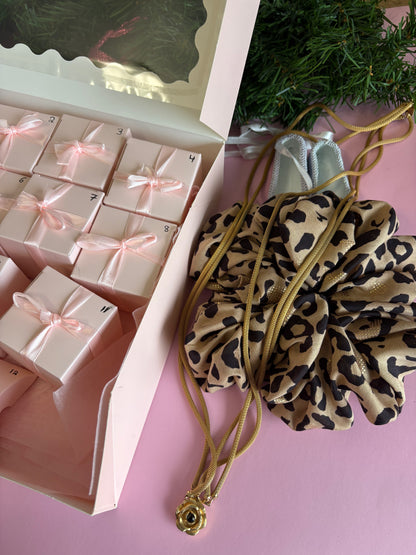 THRIFT-VENT CALENDAR - 12 DAYS