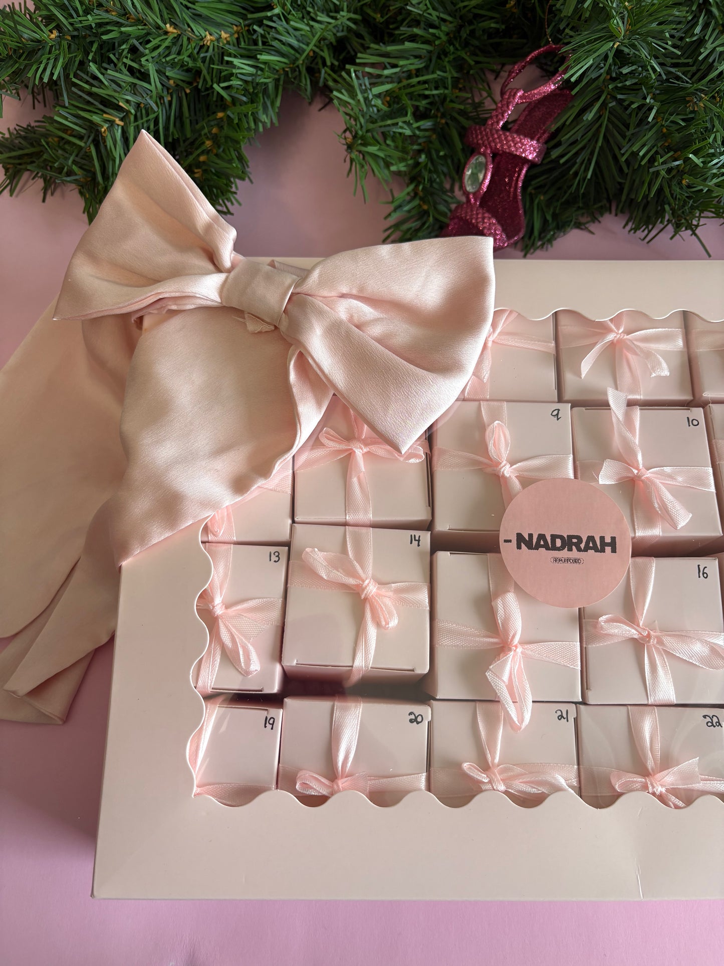 THRIFT-VENT CALENDAR - 24 DAYS