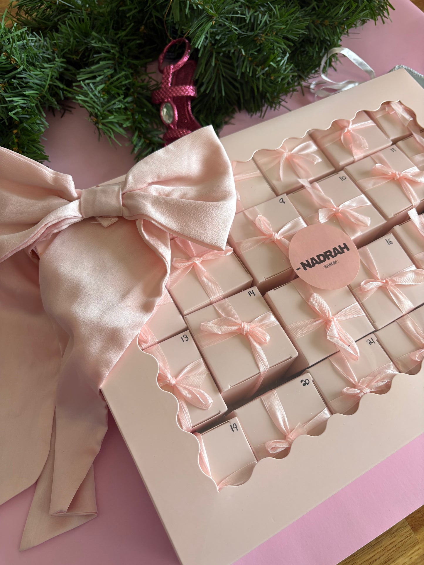 THRIFT-VENT CALENDAR - 24 DAYS