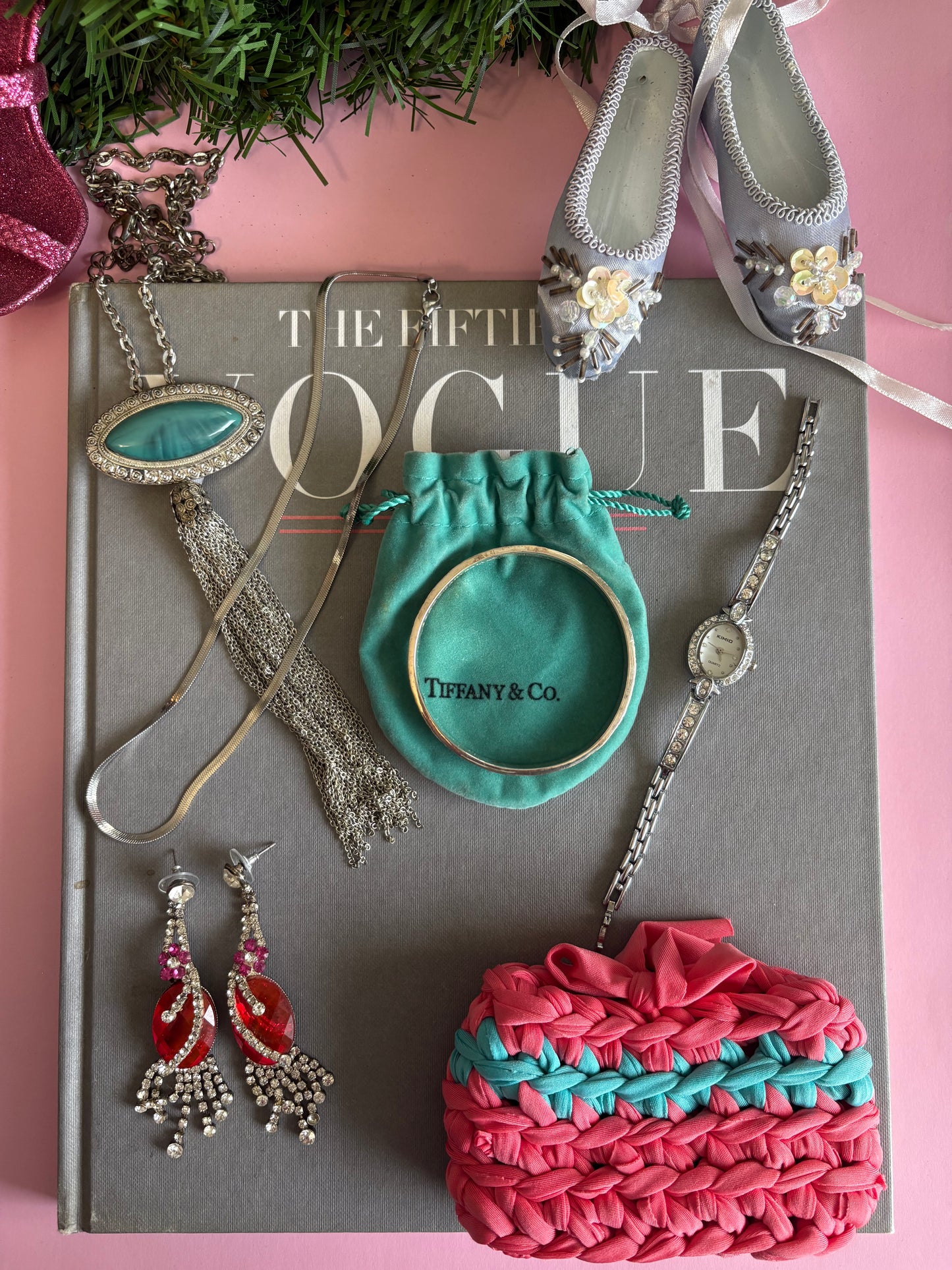 THRIFT-VENT CALENDAR - 24 DAYS