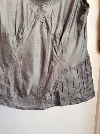 VINTAGE 100% SILK SLIP TOP - 16