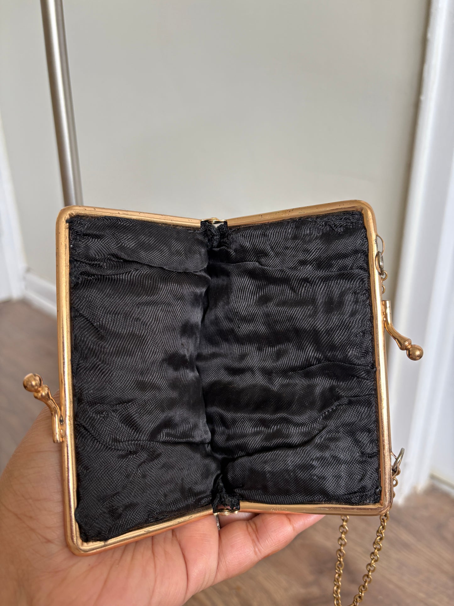 VINTAGE 60s HONG KONG BEADED PURSE