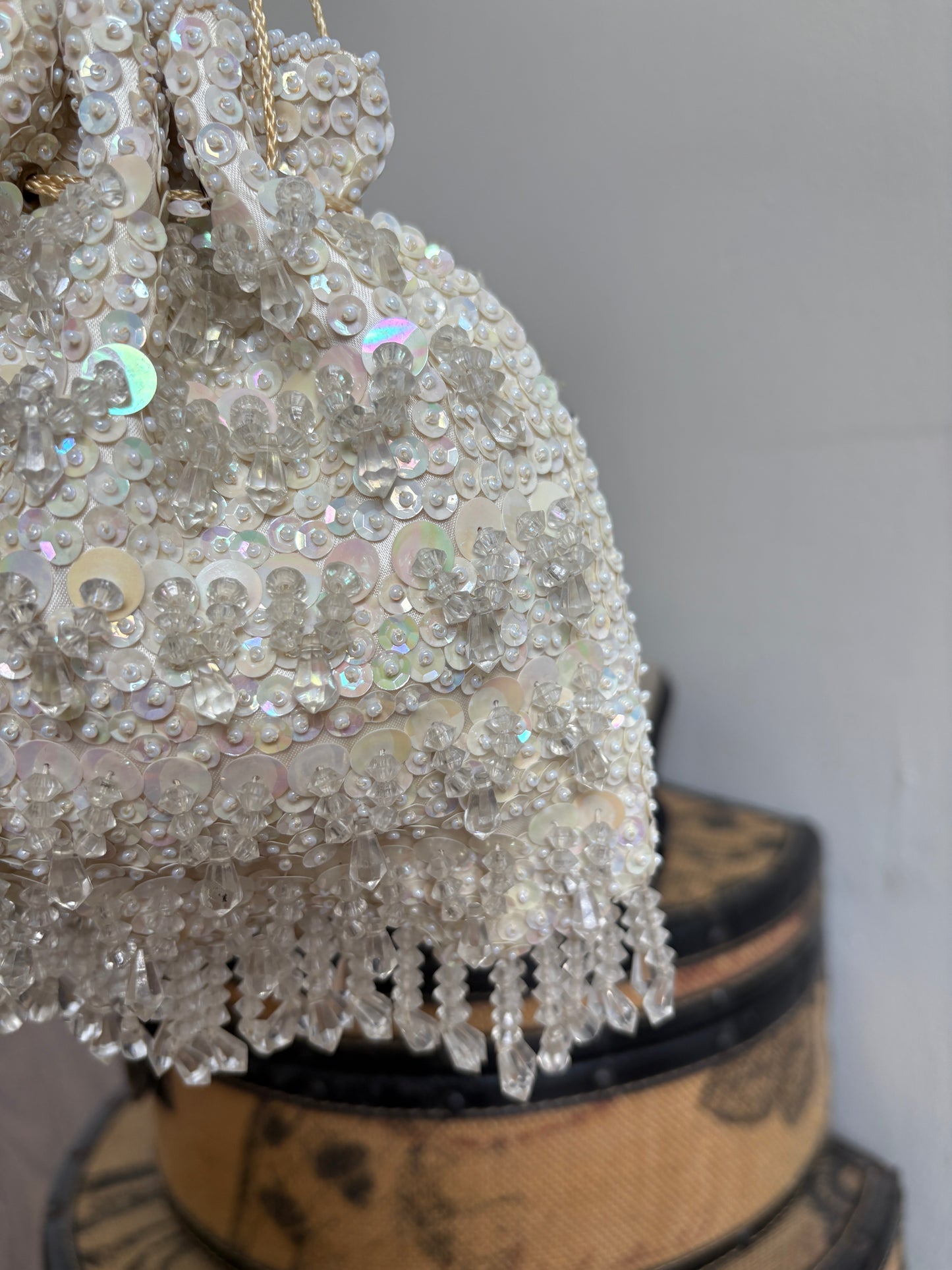 VINTAGE 60s MAGID IVORY SEQUIN DRAWSTRING PURSE