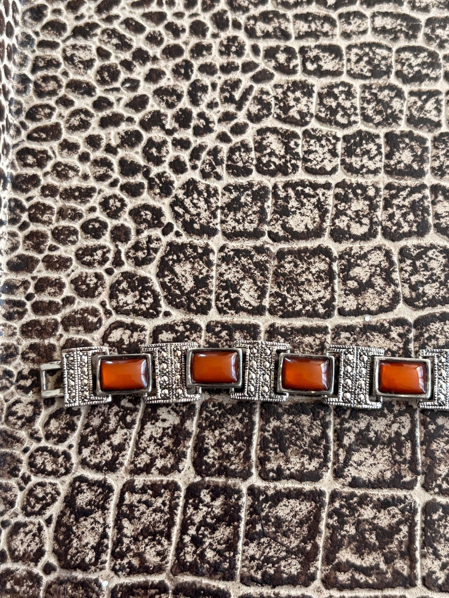 VINTAGE ART DECO CARNELIAN BRACELET
