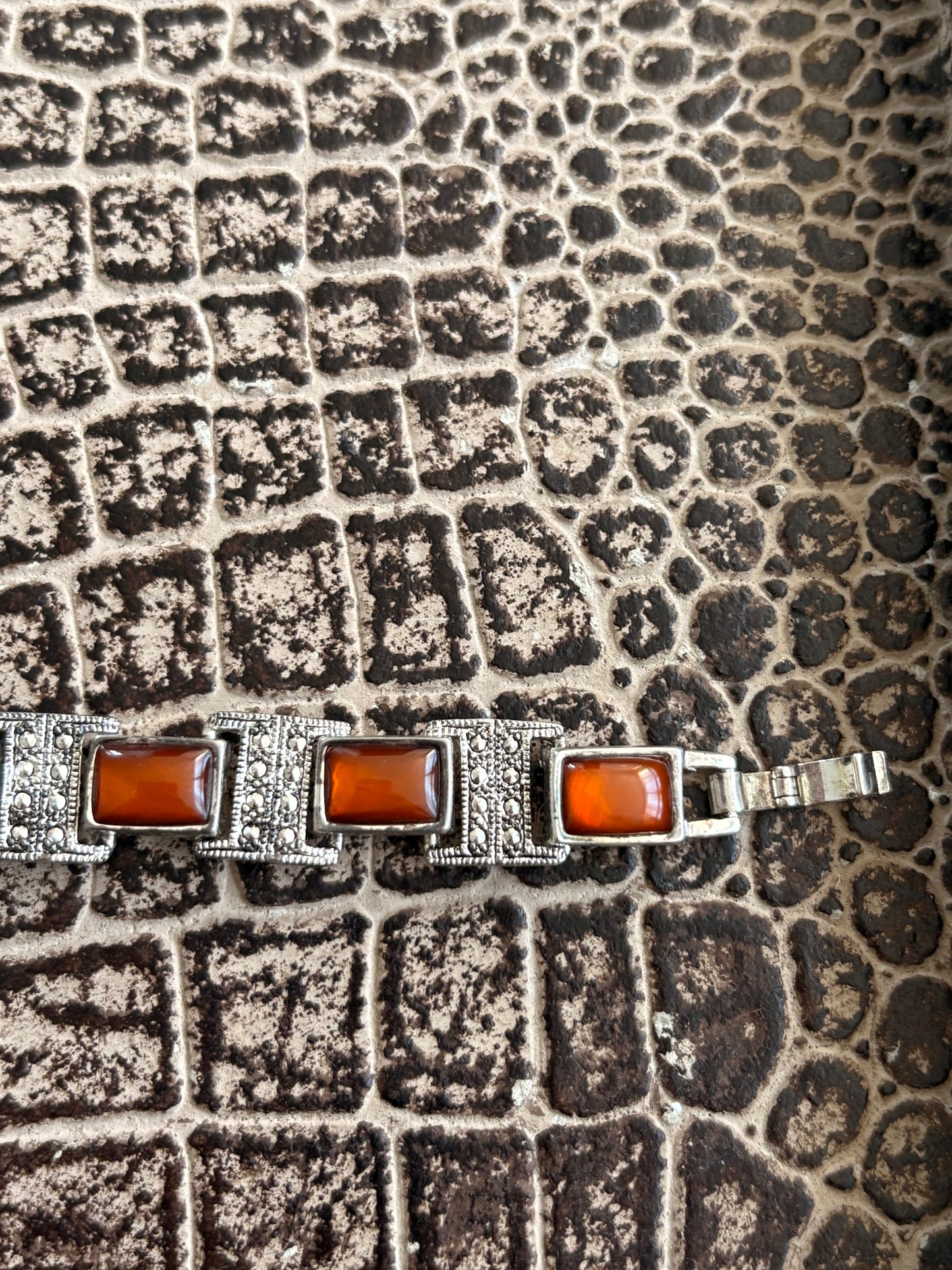 VINTAGE ART DECO CARNELIAN BRACELET