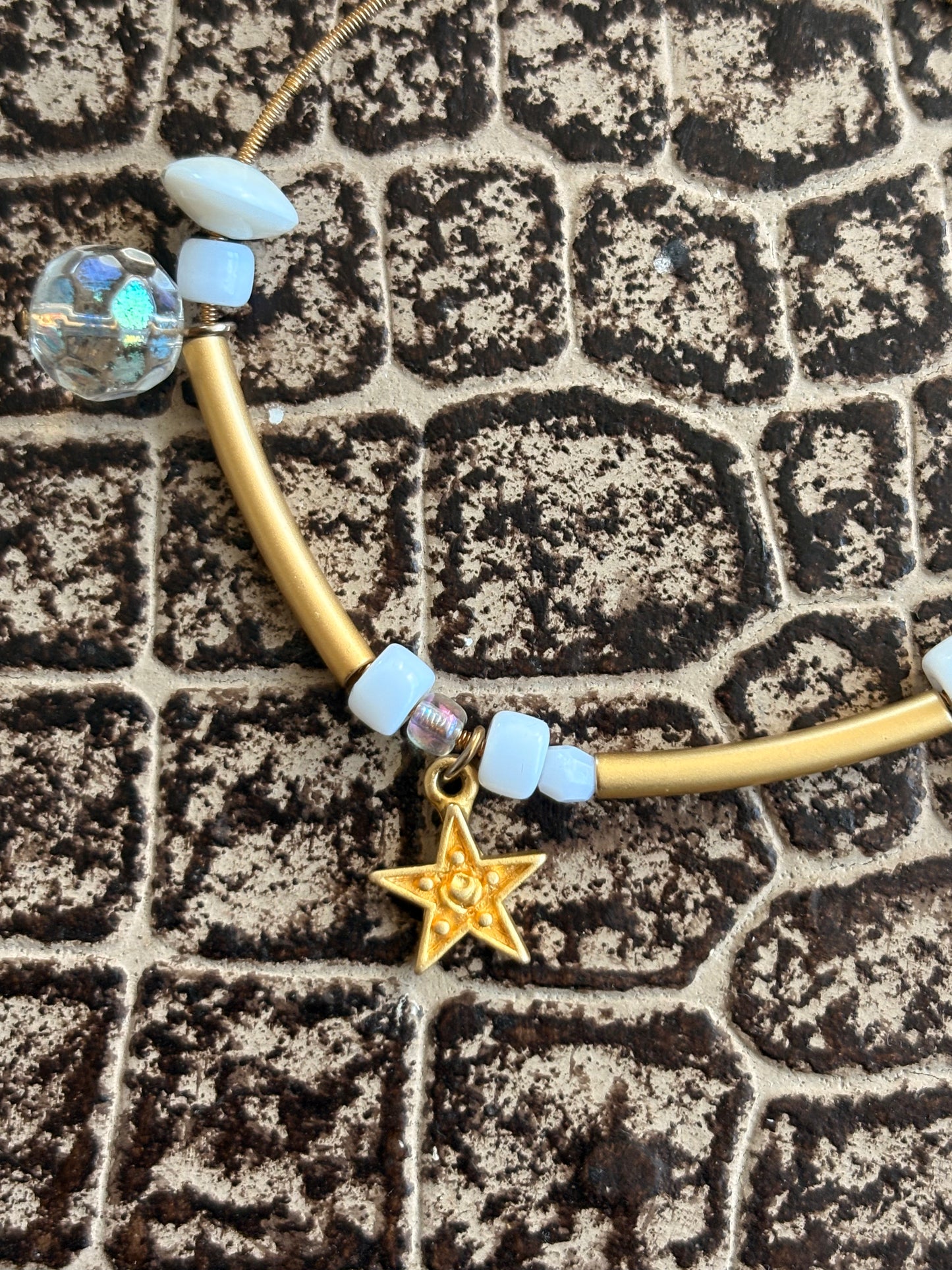 VINTAGE BEADED CHARM BRACELET