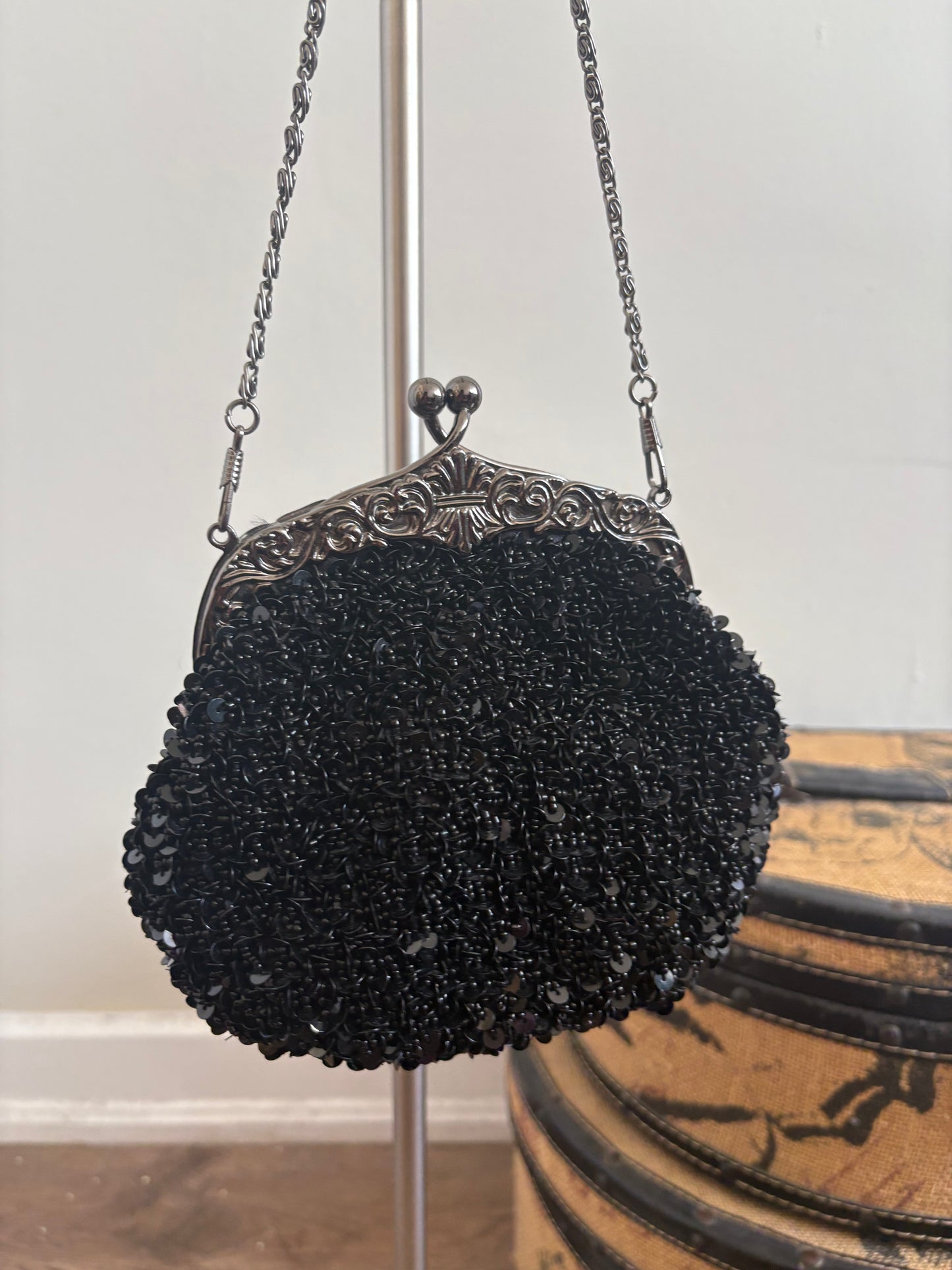 VINTAGE BEADED PURSE WITH A STRAP
