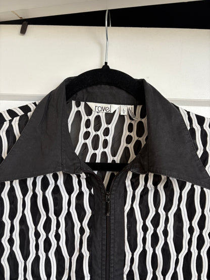VINTAGE BLACK AND WHITE ZIP UP TOP