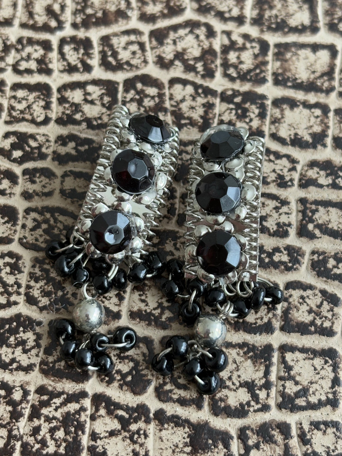 VINTAGE BLACK STONE JUMMKAH EARRINGS