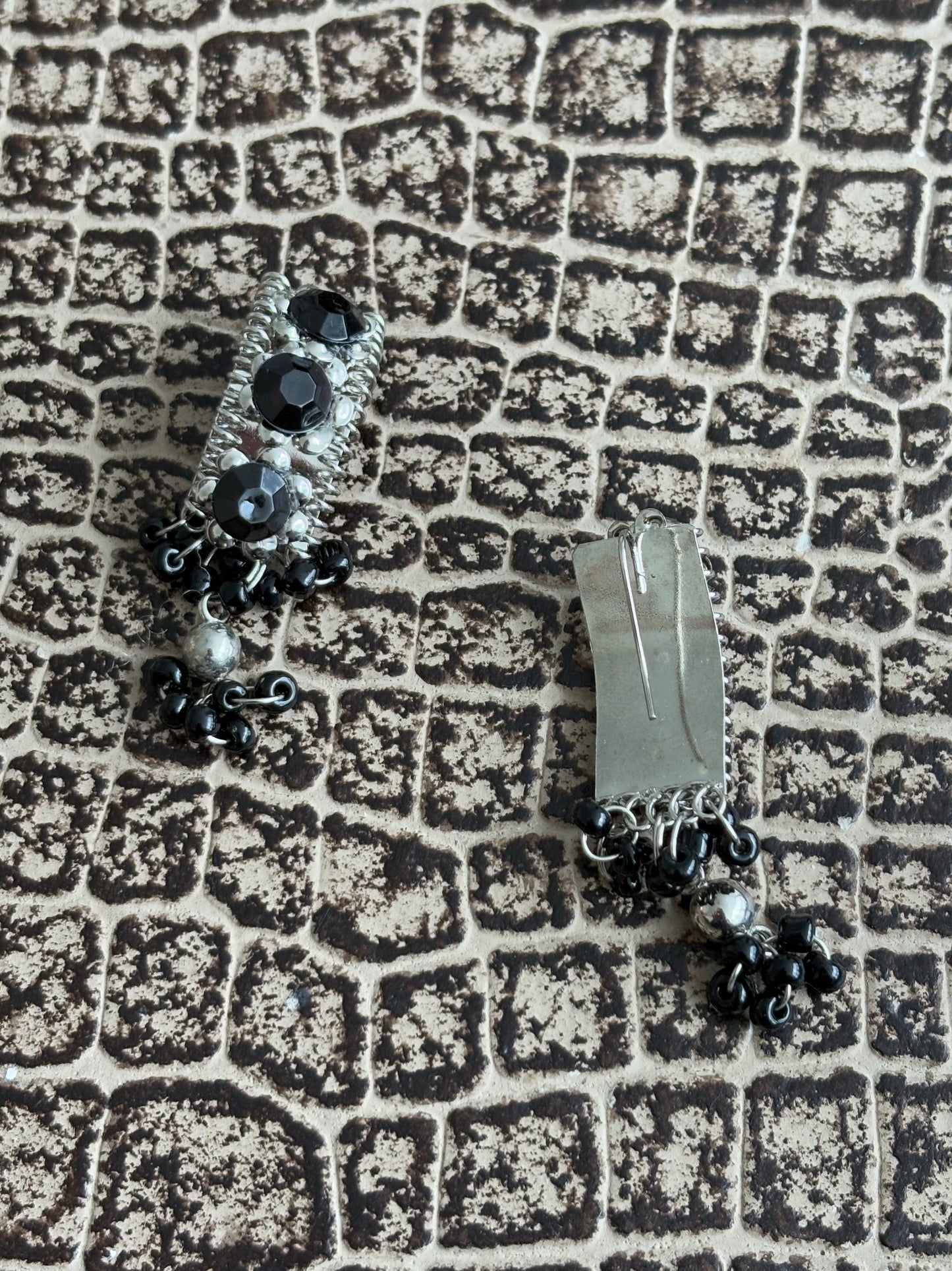 VINTAGE BLACK STONE JUMMKAH EARRINGS