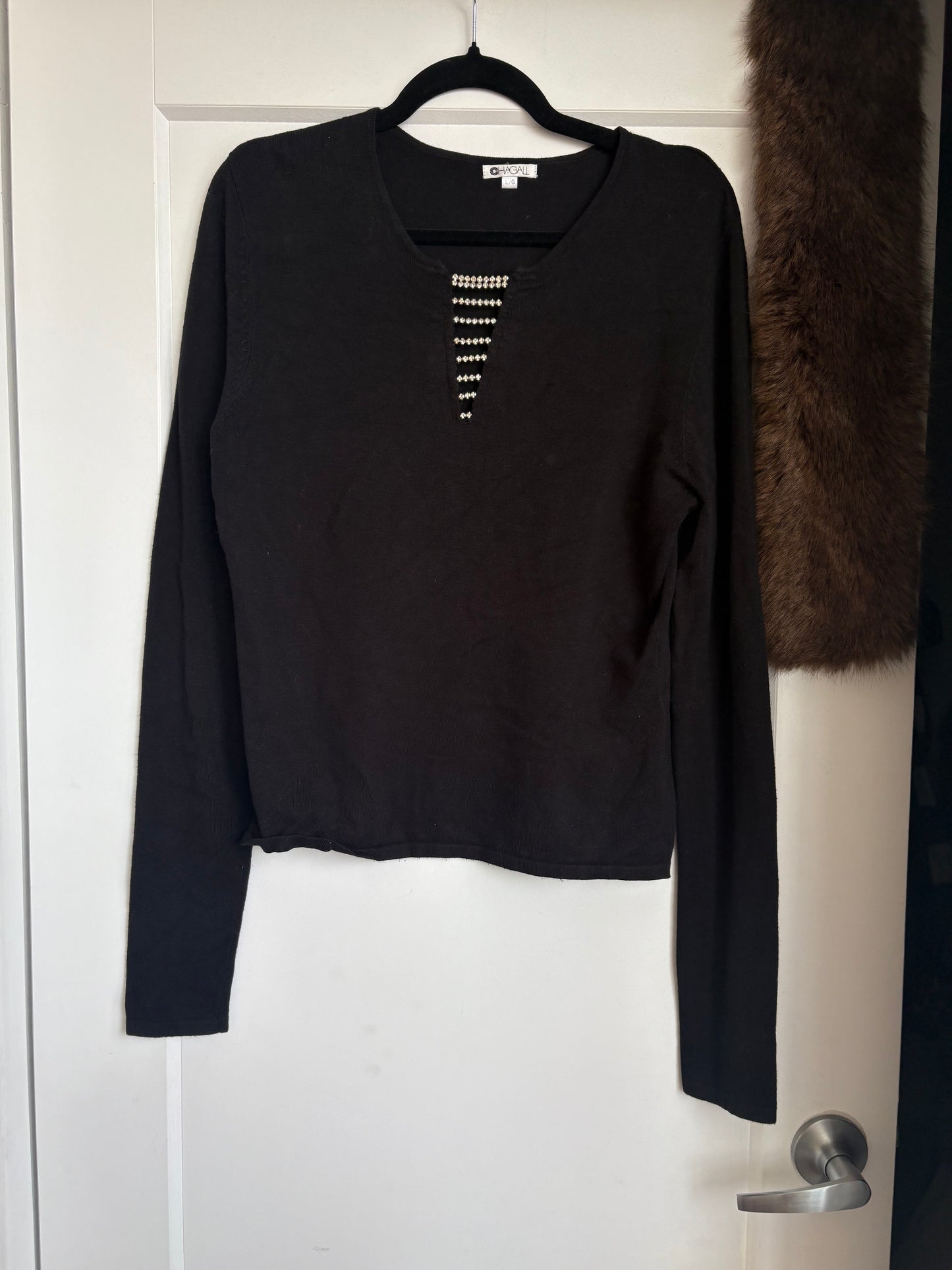 VINTAGE BLACK SWEATER WITH DIAMOND DETAILING - L