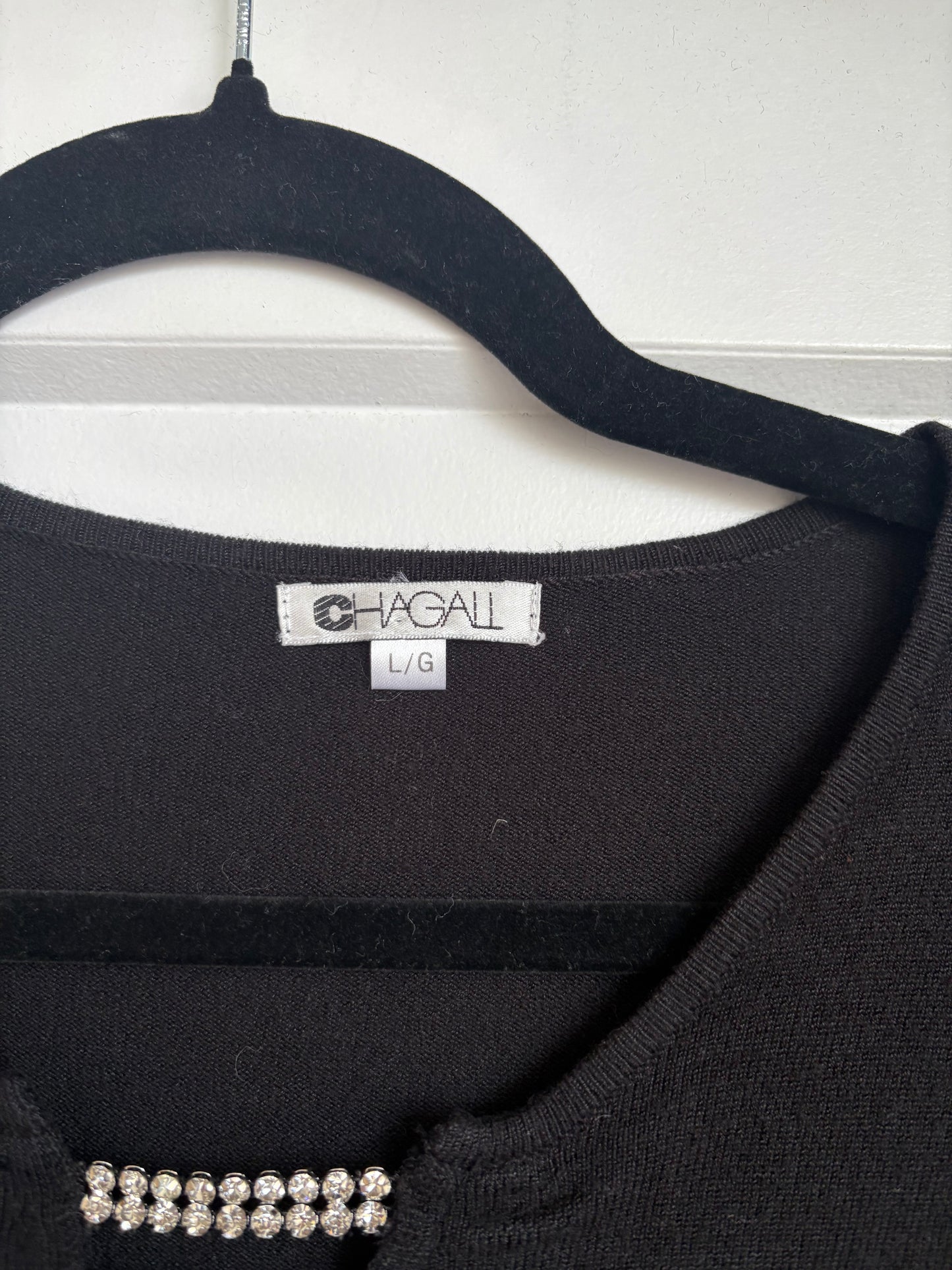 VINTAGE BLACK SWEATER WITH DIAMOND DETAILING - L