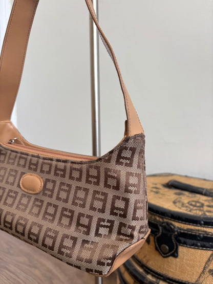 VINTAGE CHATEAU SHOULDER BAG