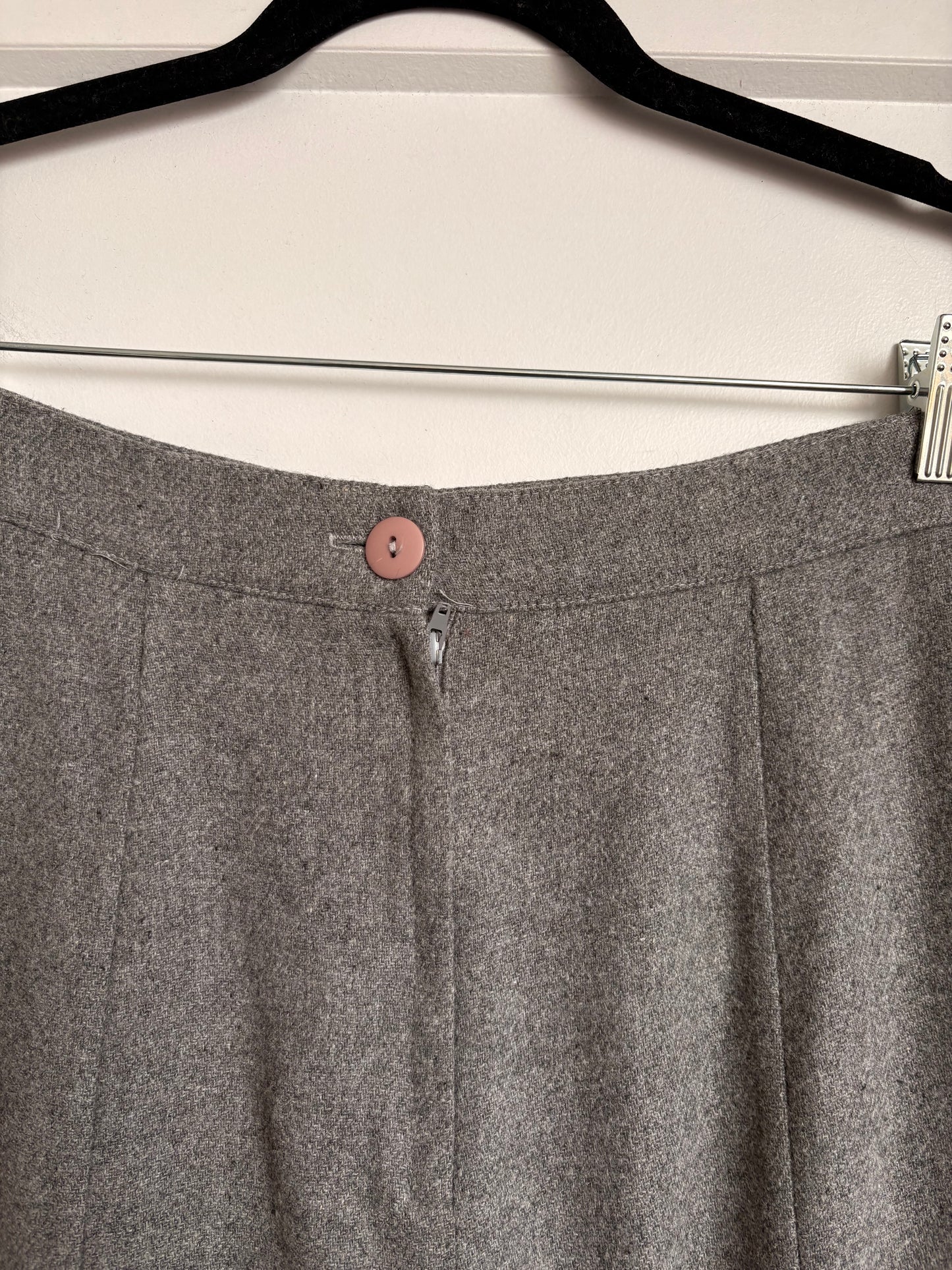 VINTAGE CLOTHES TO YOU GREY PLEATED MIDI SKIRT - 13