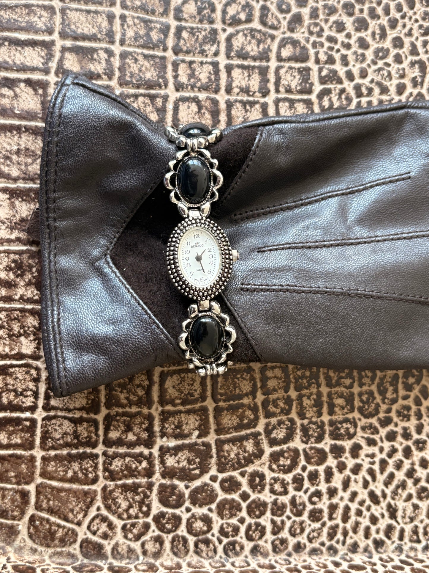 VINTAGE DENUCCI ONYX STONE WATCH