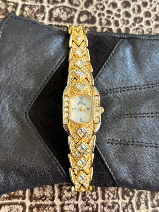 VINTAGE DIAMOND GENEVA WATCH