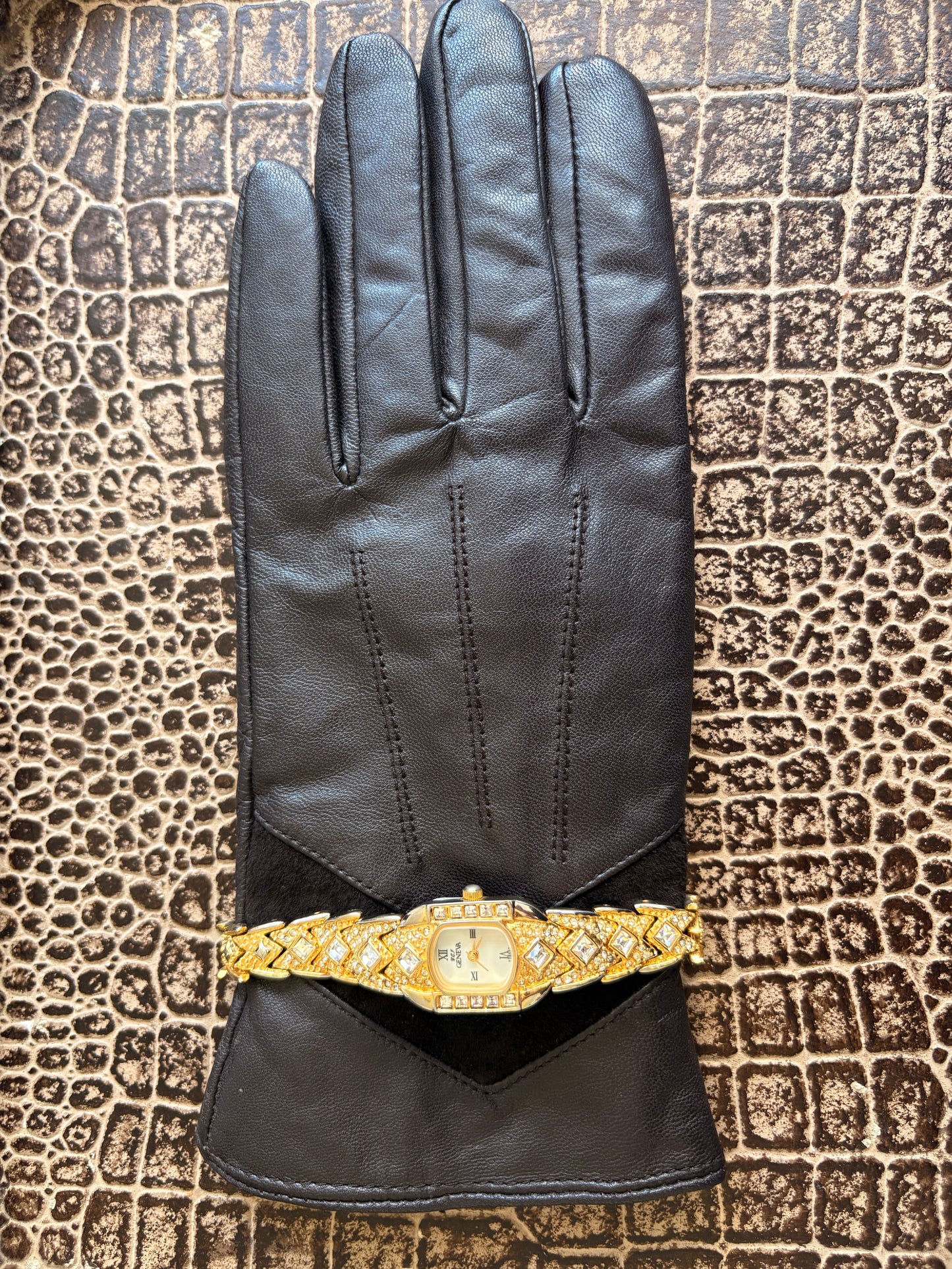 VINTAGE DIAMOND GENEVA WATCH