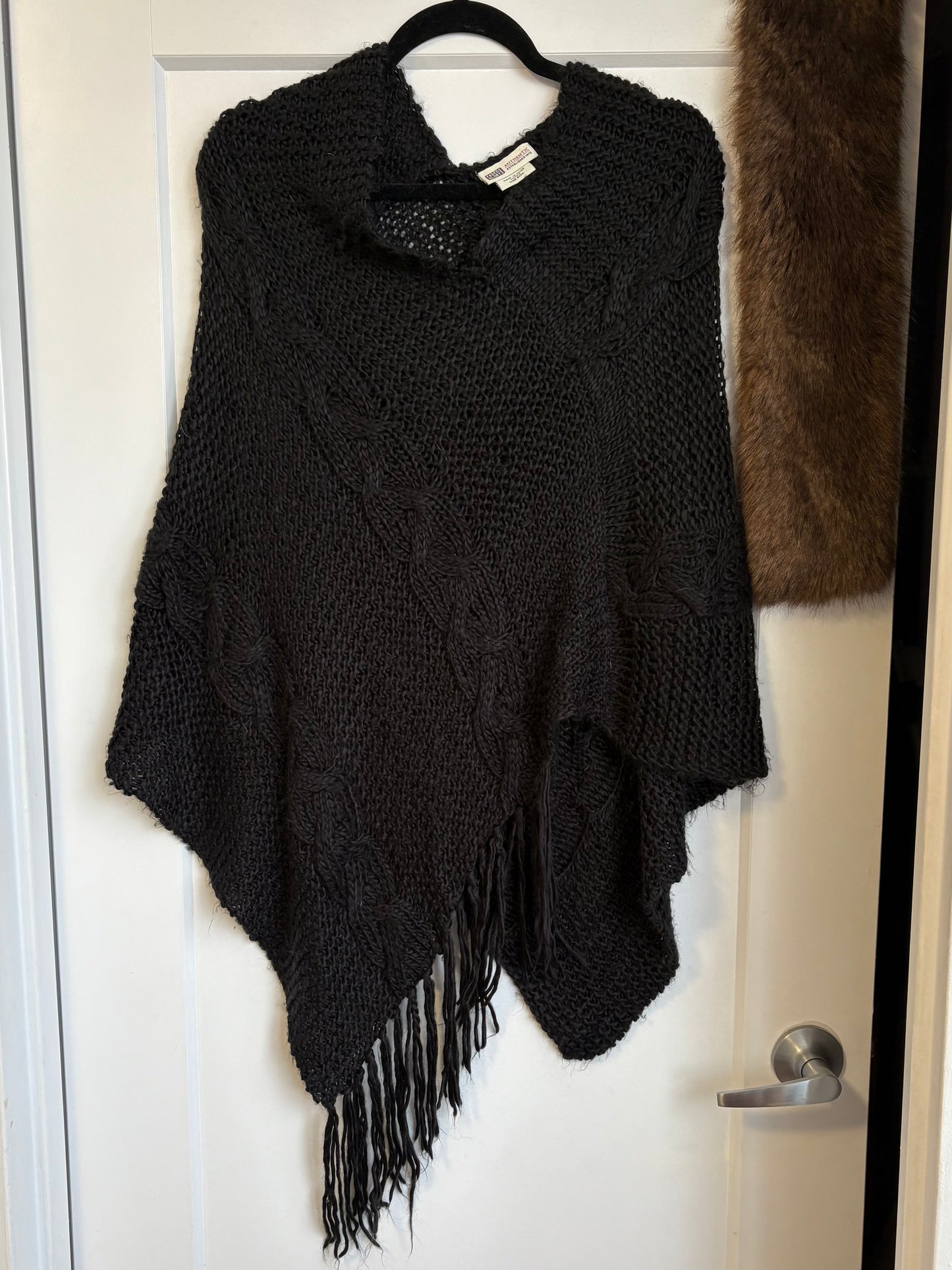 VINTAGE FADED GLORY BLACK PONCHO