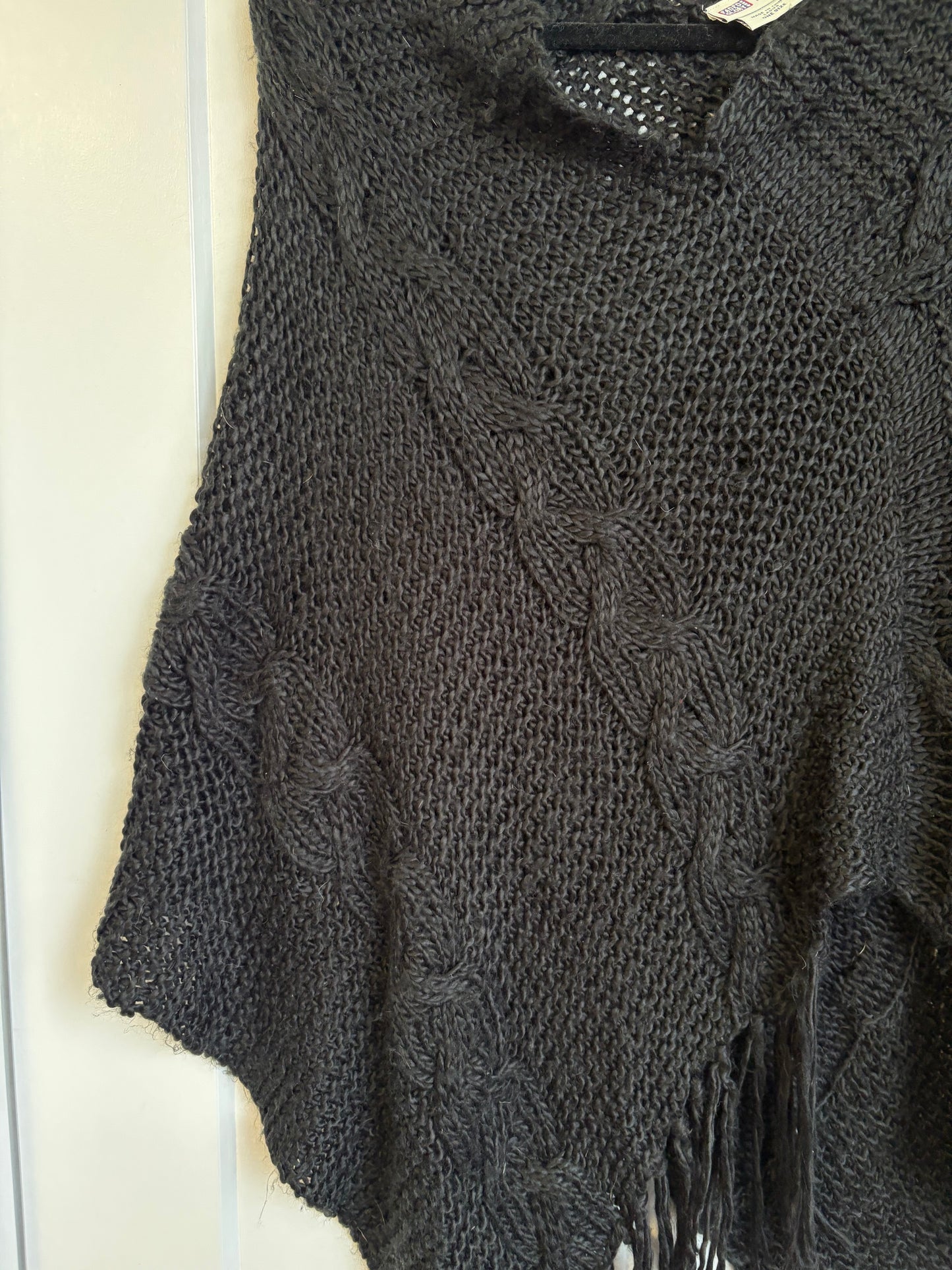 VINTAGE FADED GLORY BLACK PONCHO