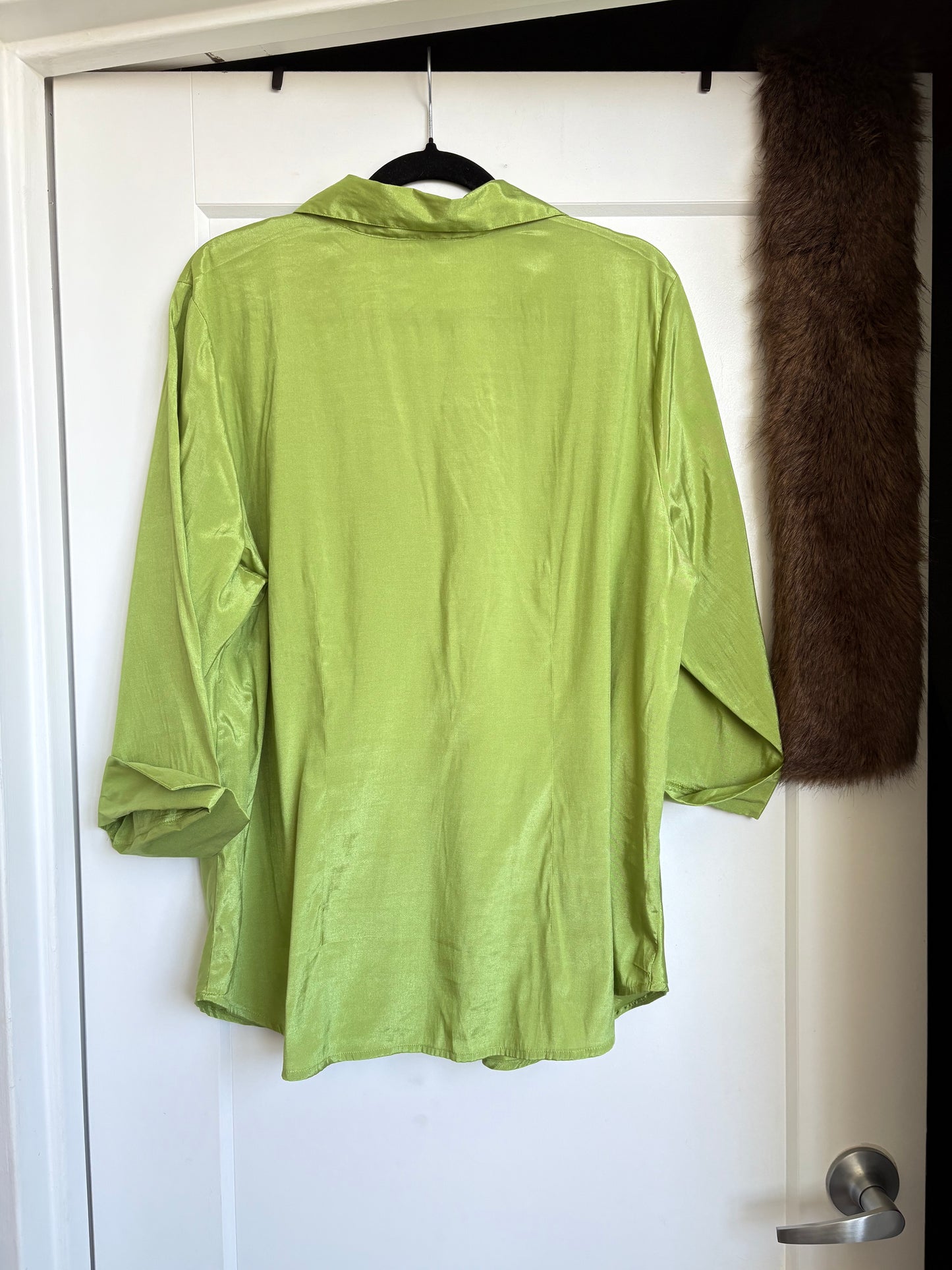 VINTAGE GREEN SATIN BUTTON DOWN