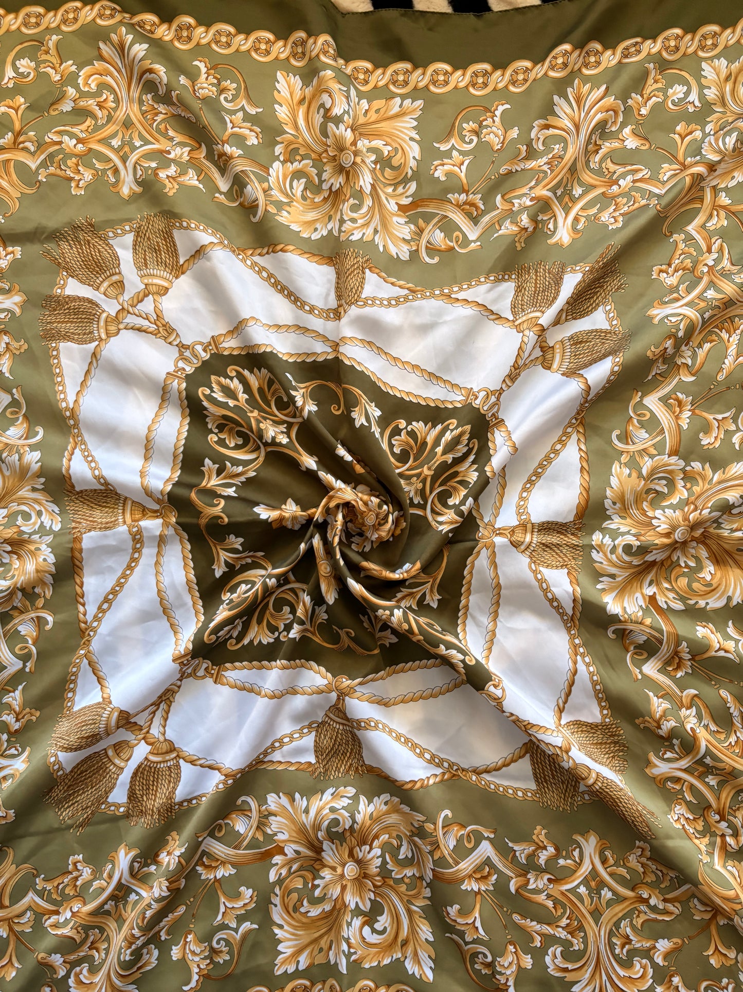 VINTAGE TIERACK SILK SCARF