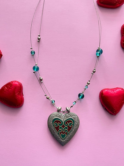 VINTAGE HEART LOCKET
