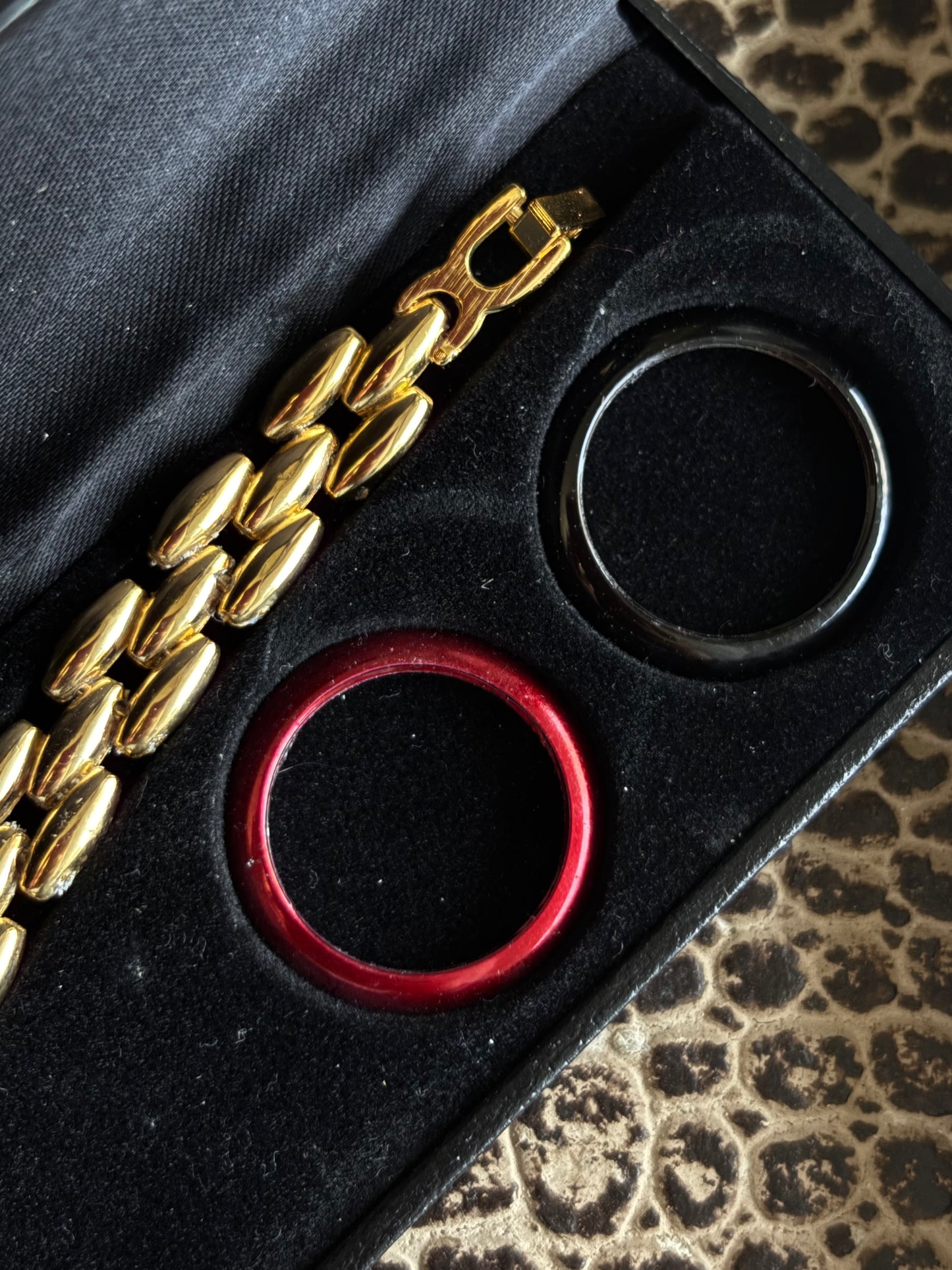 VINTAGE INTERCHANGEABLE BEZEL WATCH