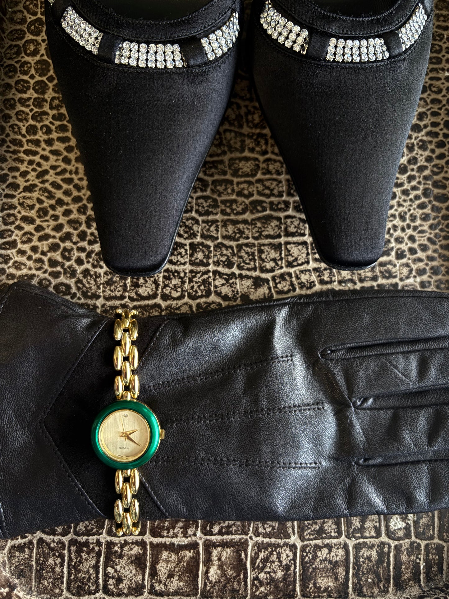 VINTAGE INTERCHANGEABLE BEZEL WATCH