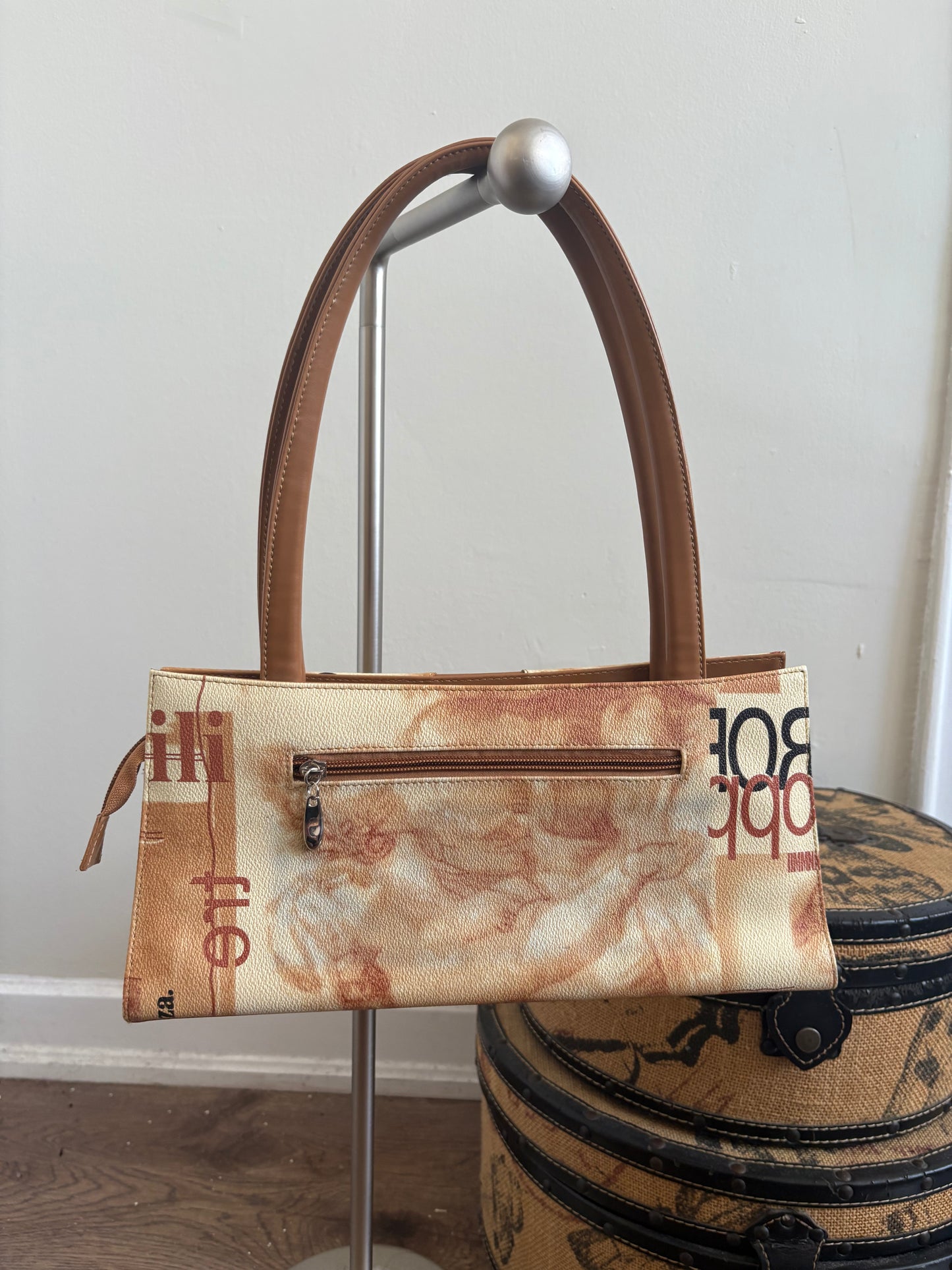 VINTAGE LACE UP SHOULDER BAG