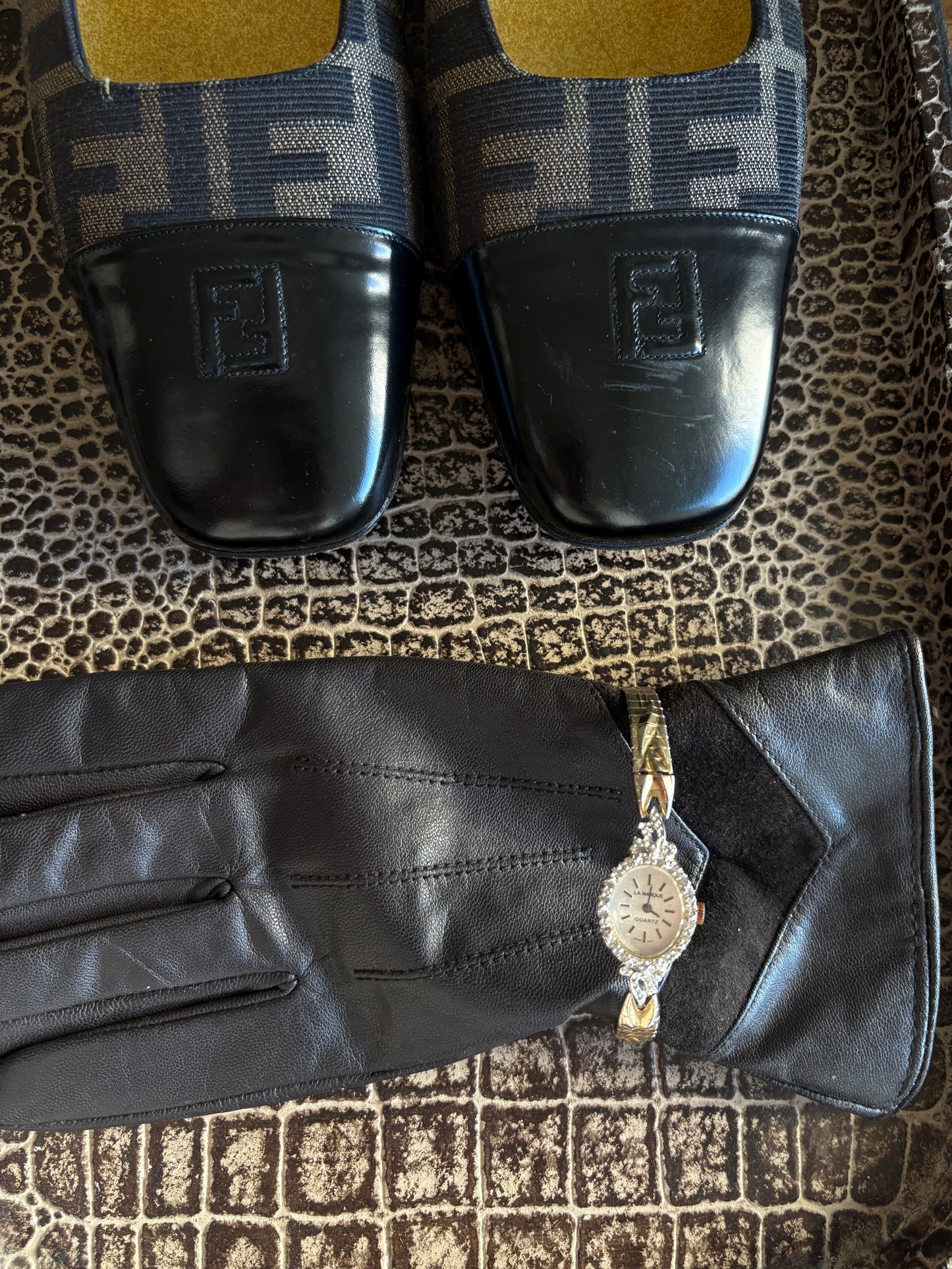 VINTAGE LA MARQUE WATCH