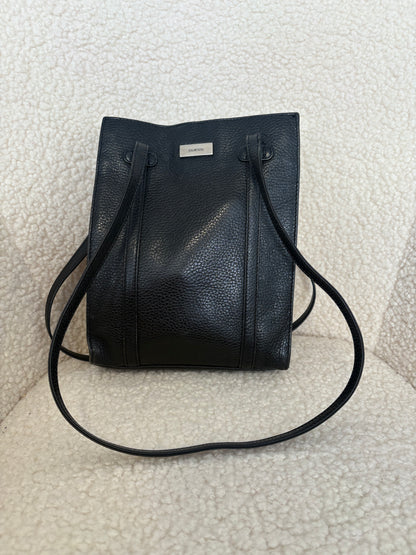 VINTAGE LEATHER GUESS PURSE