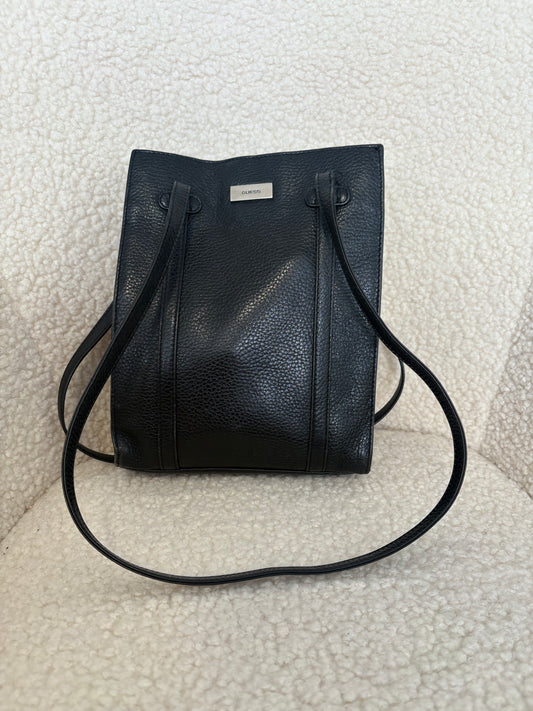 VINTAGE LEATHER GUESS PURSE